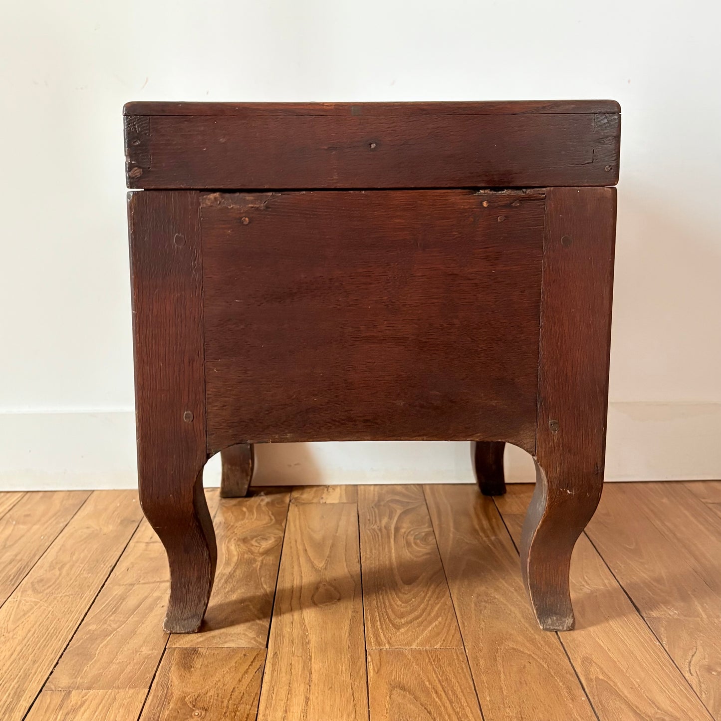 Tabouret coffre ancien
