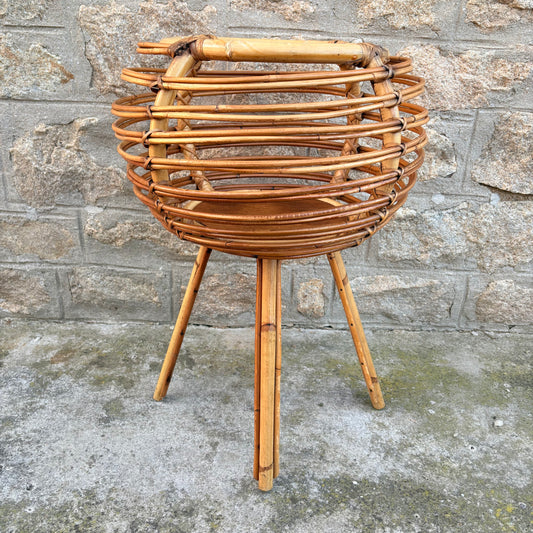 Porte plante en rotin