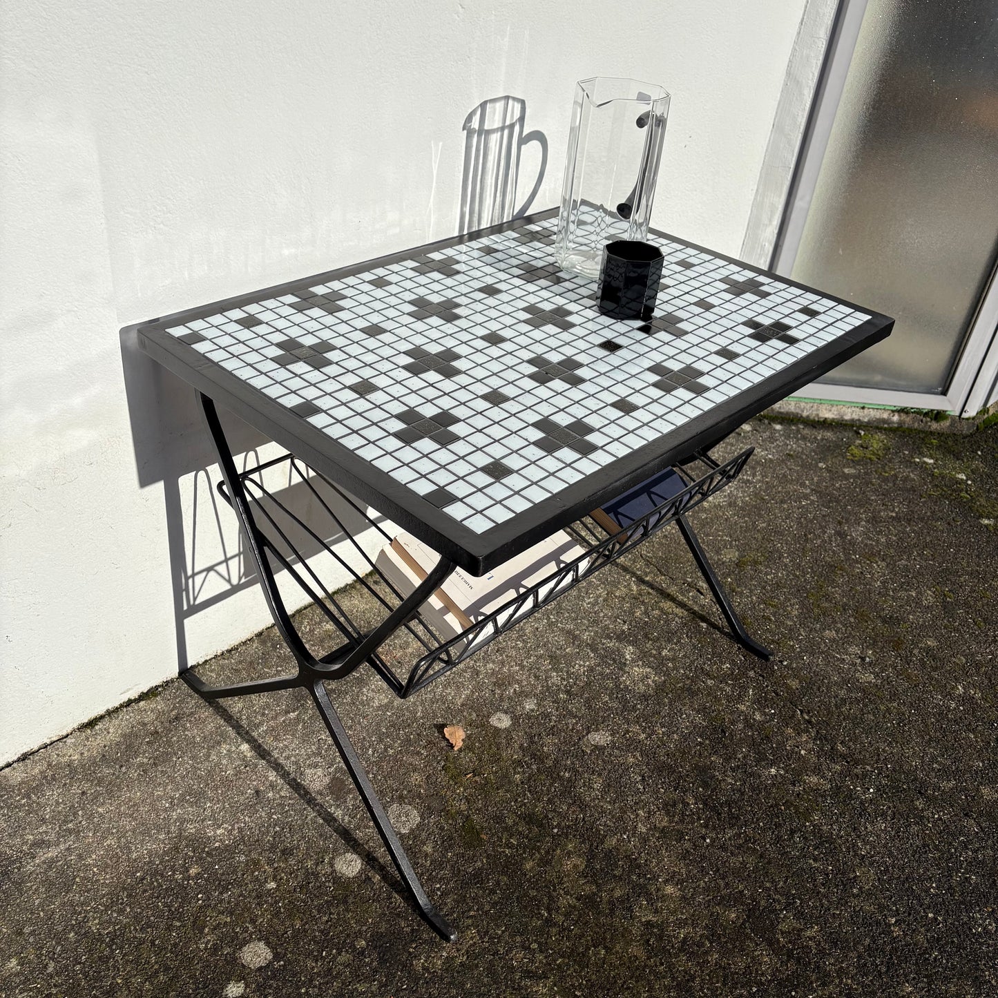 Table d’appoint en métal et mosaïque