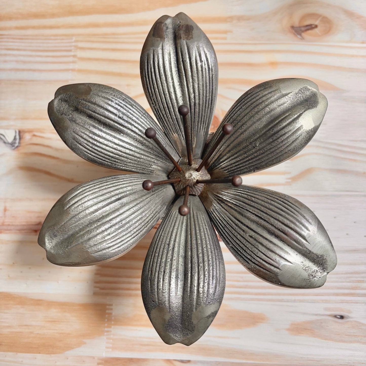 Cendrier en forme de fleur