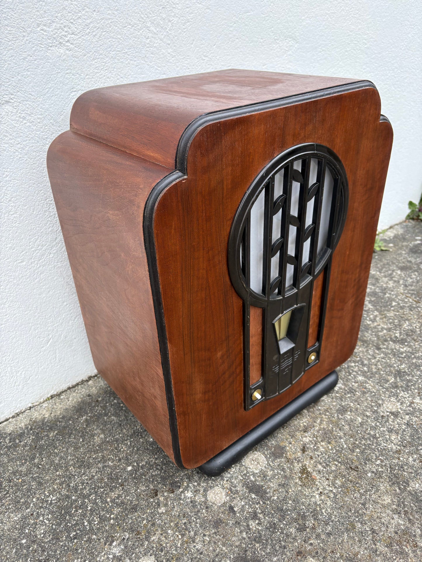 Lampe d’ambiance dans ancienne radio Philips 630 A