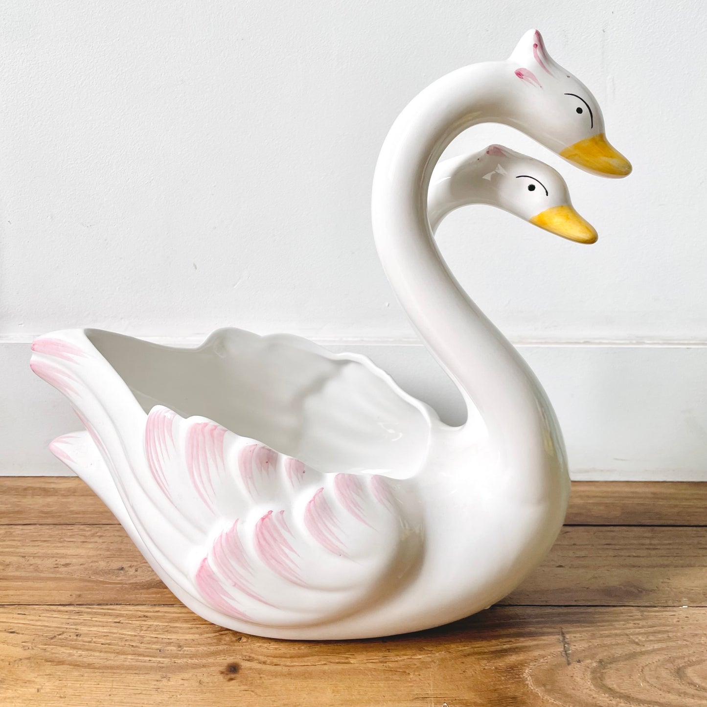 Cache pot en céramique décors cygnes