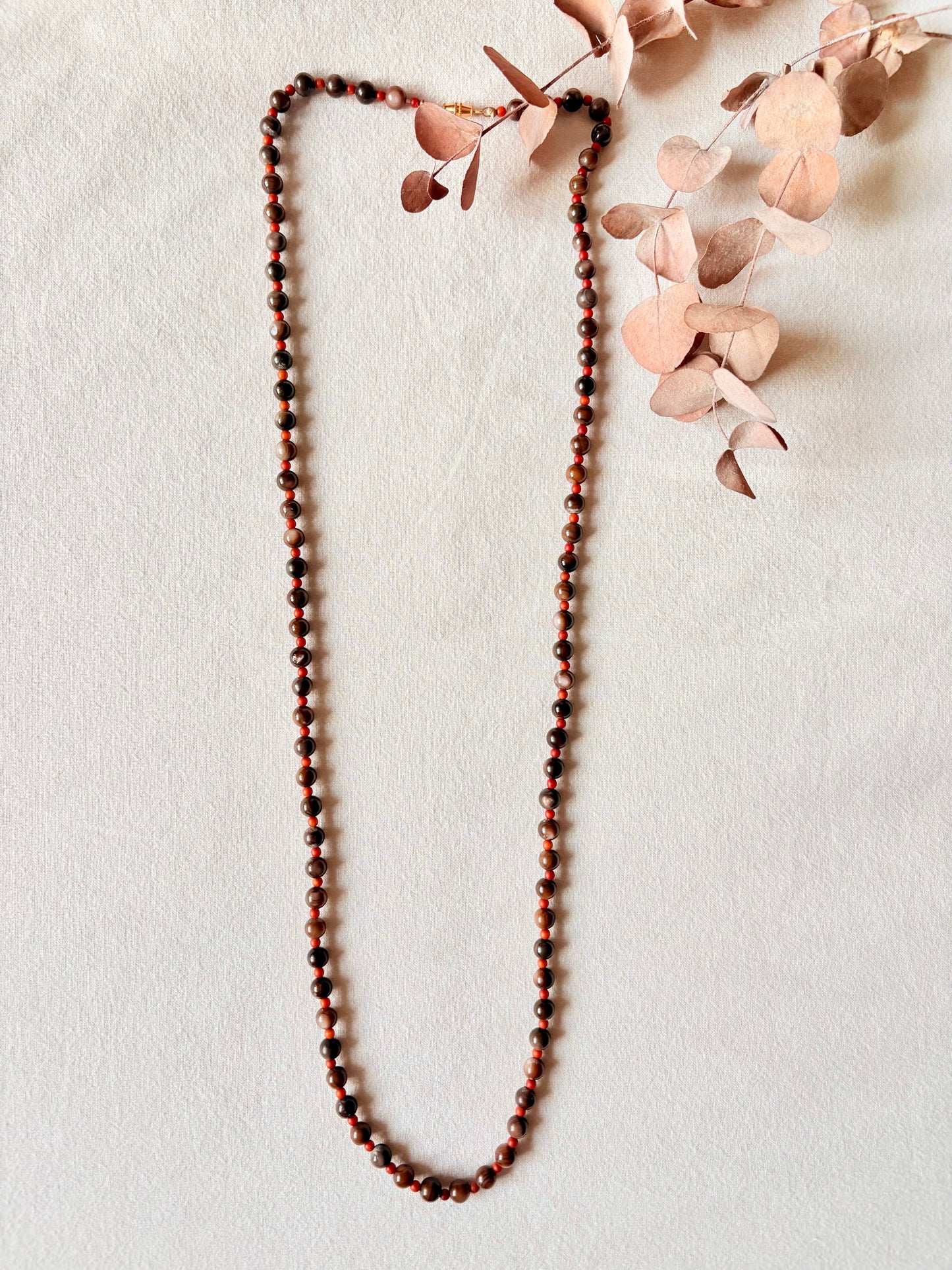 Sautoir en perles naturelles