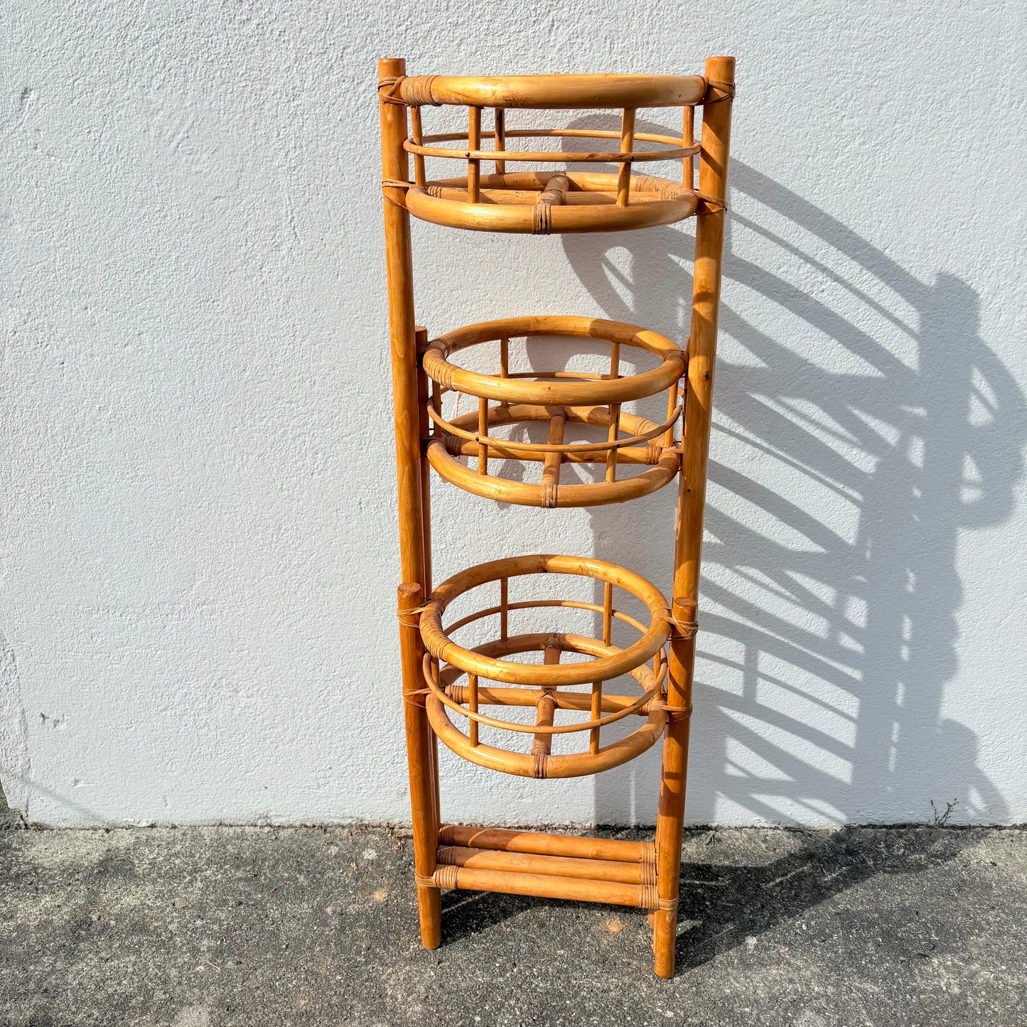 Porte plante en rotin