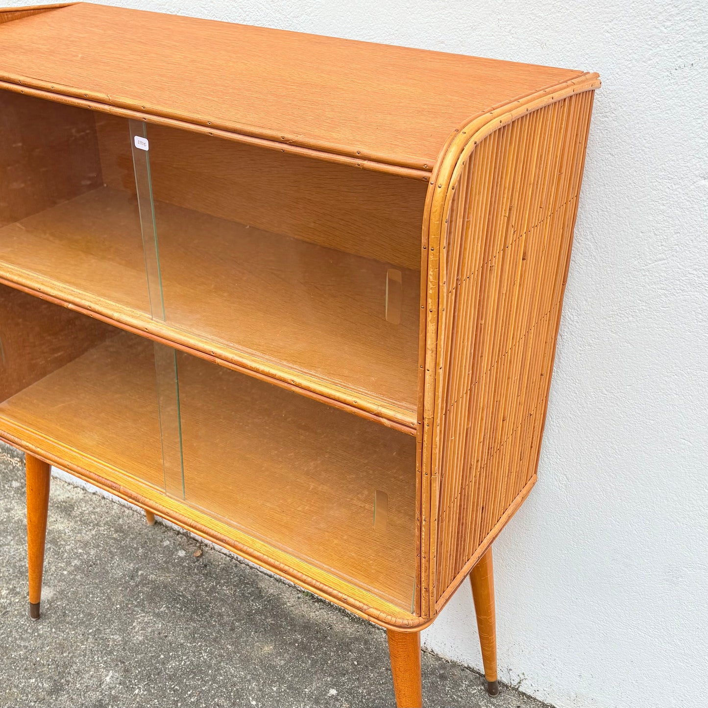 Vitrine en rotin