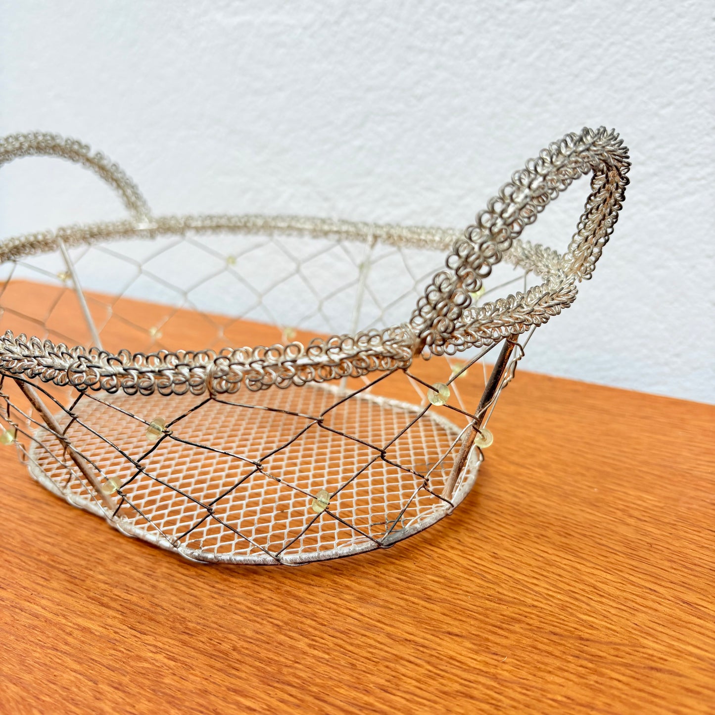 Panier en métal tressé