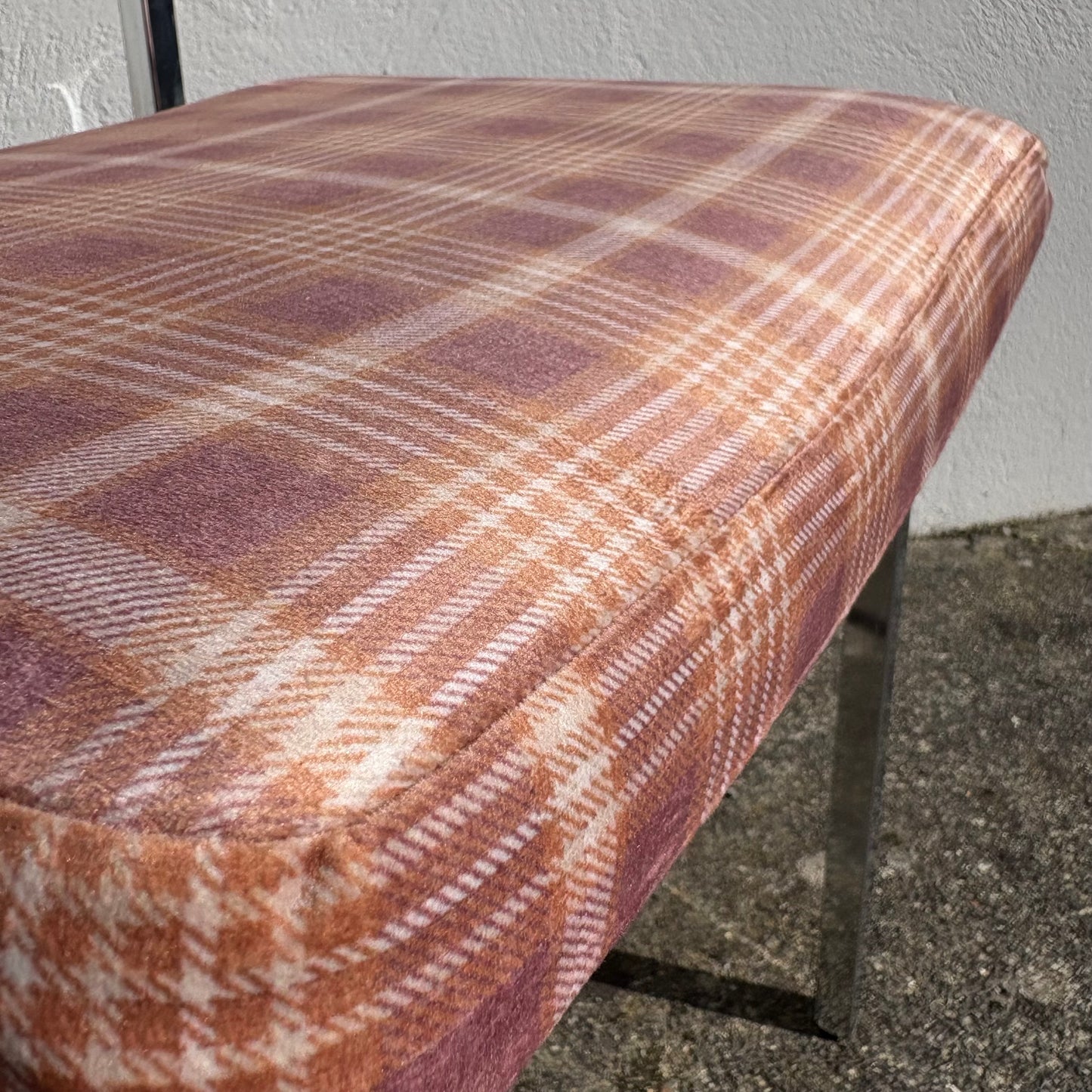 Chaise 70’s velours écossais
