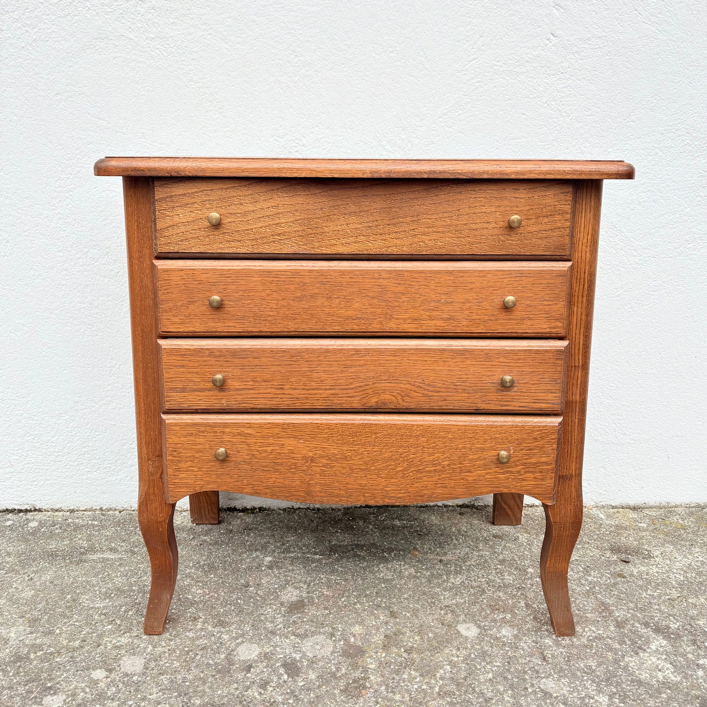 Travailleuse à tiroirs