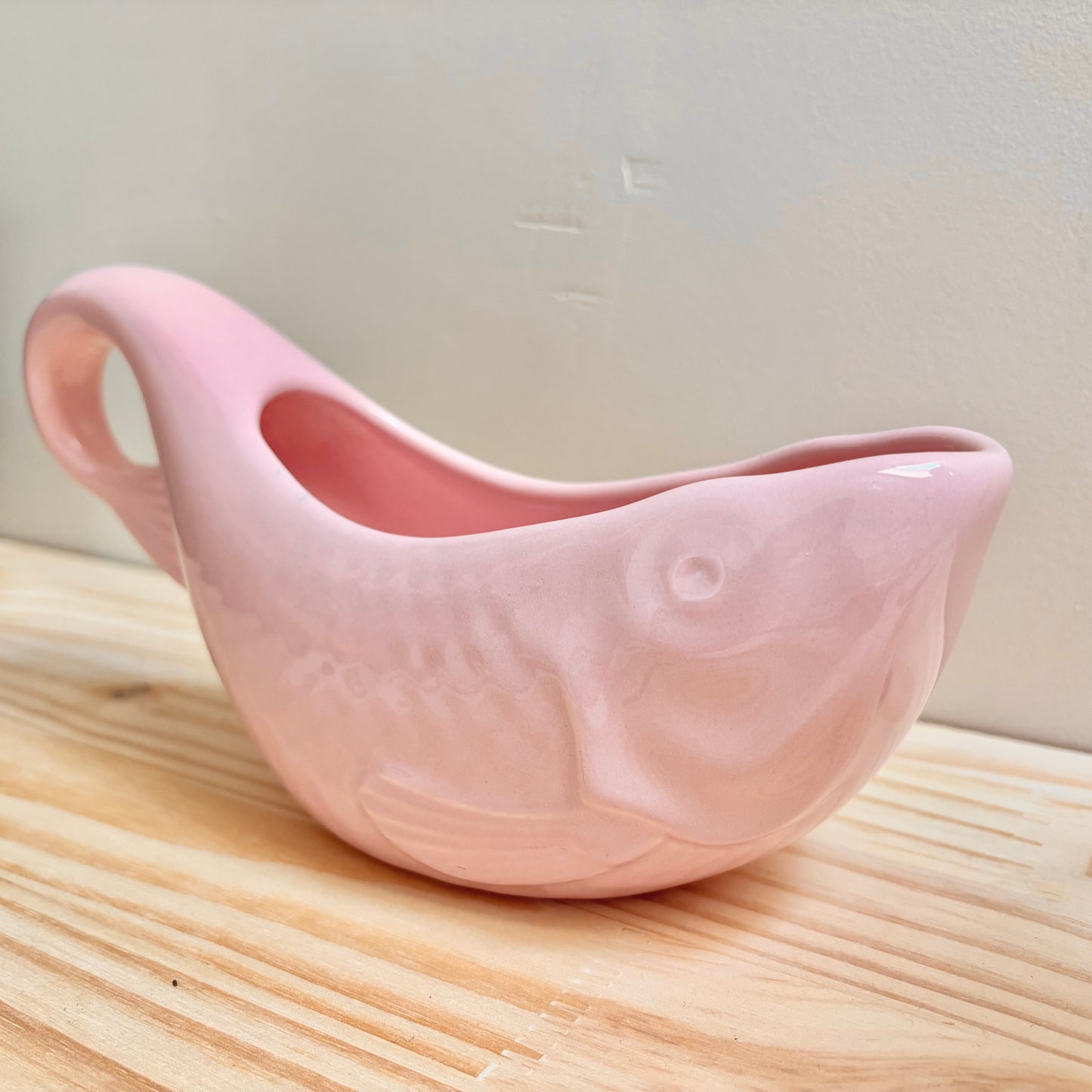 Saucière en forme de poisson rose