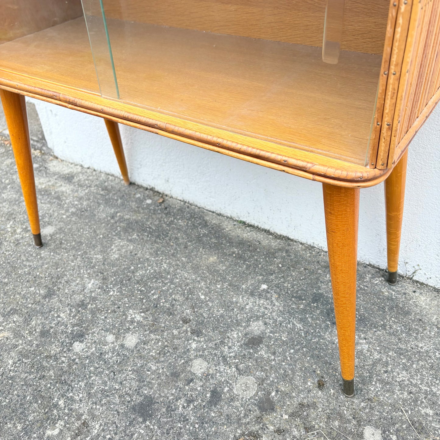Vitrine en rotin