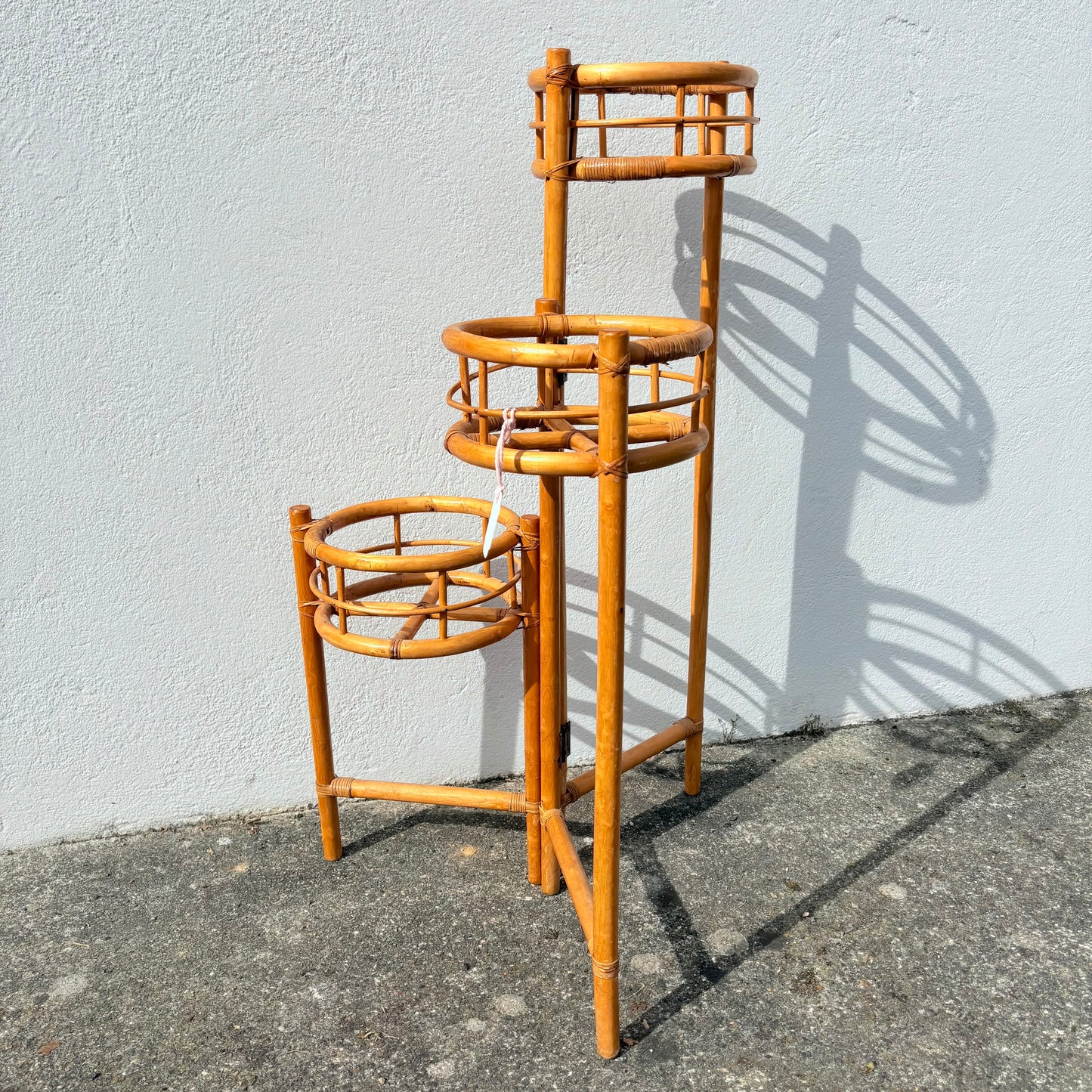 Porte plante en rotin