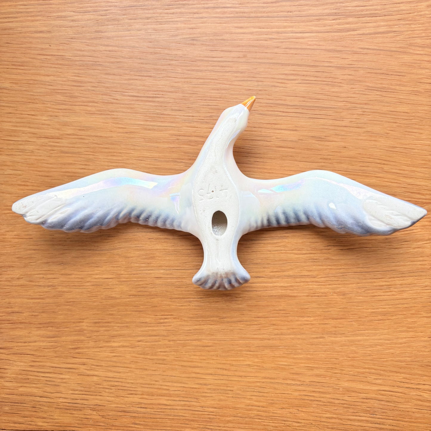 Oiseau en céramique irisée