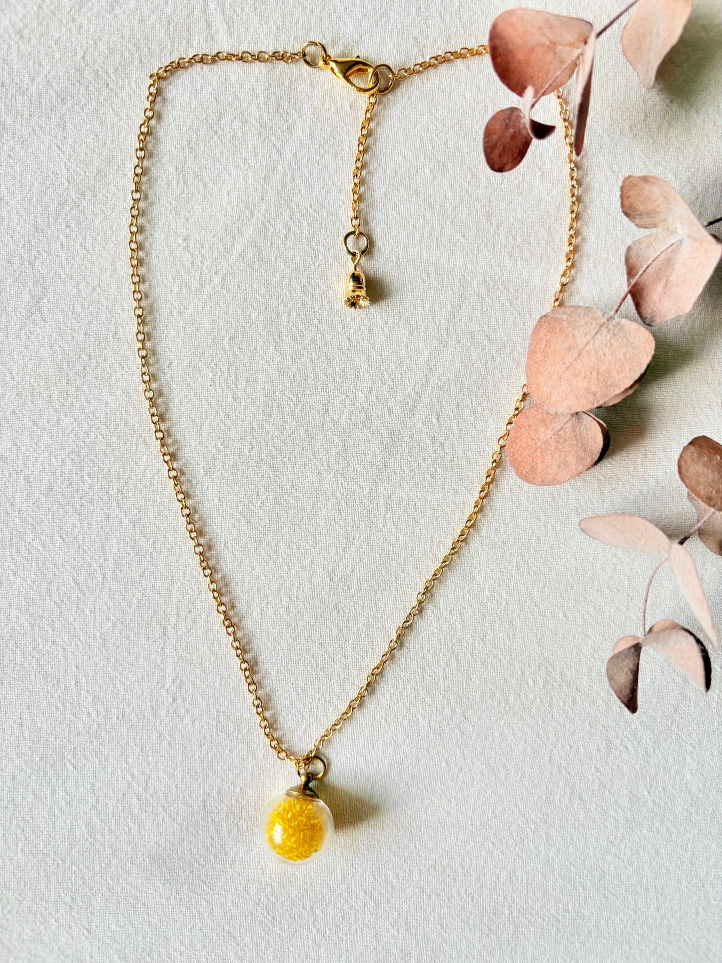 Collier avec perle boule