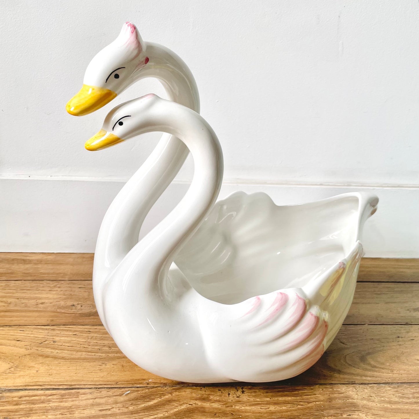 Cache pot en céramique décors cygnes