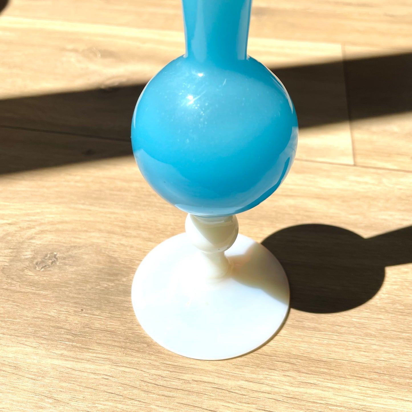Soliflore en opaline bleu