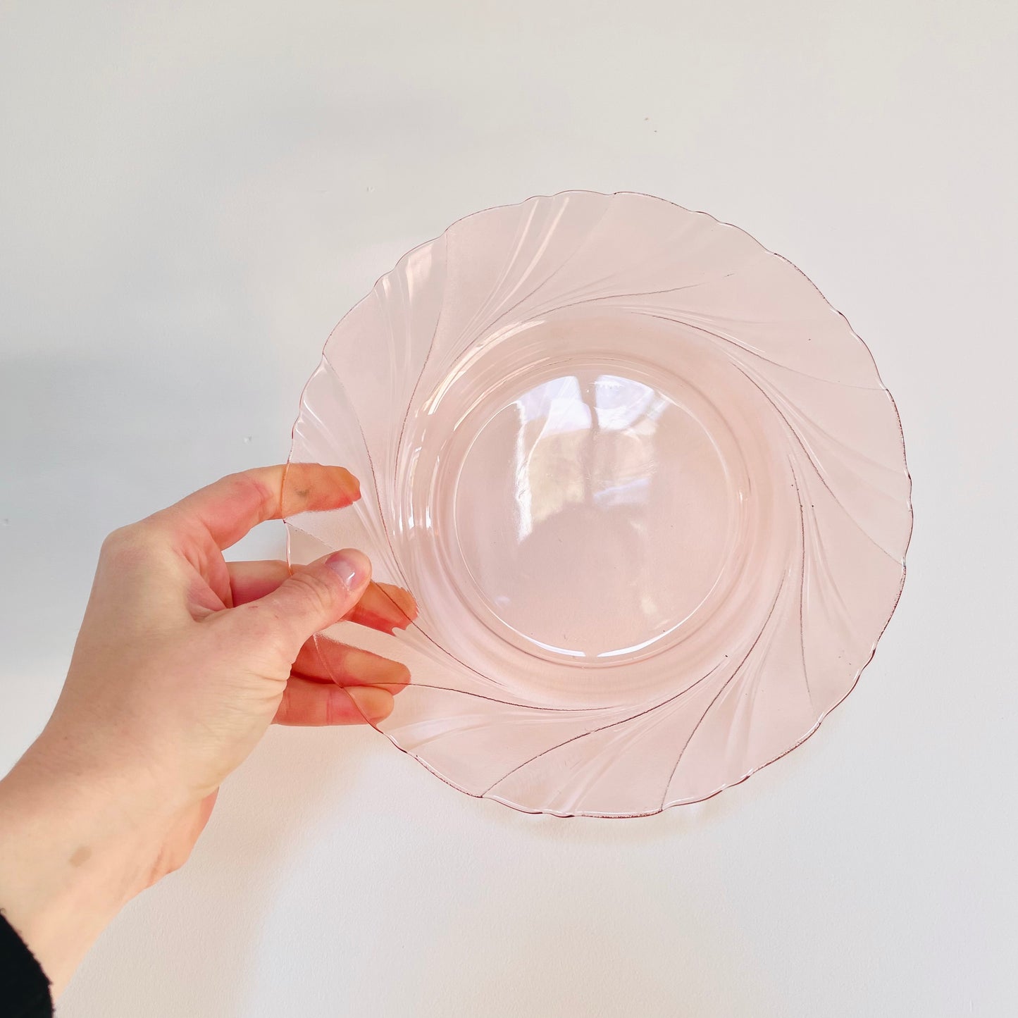Lot de 8 assiettes roses vereco