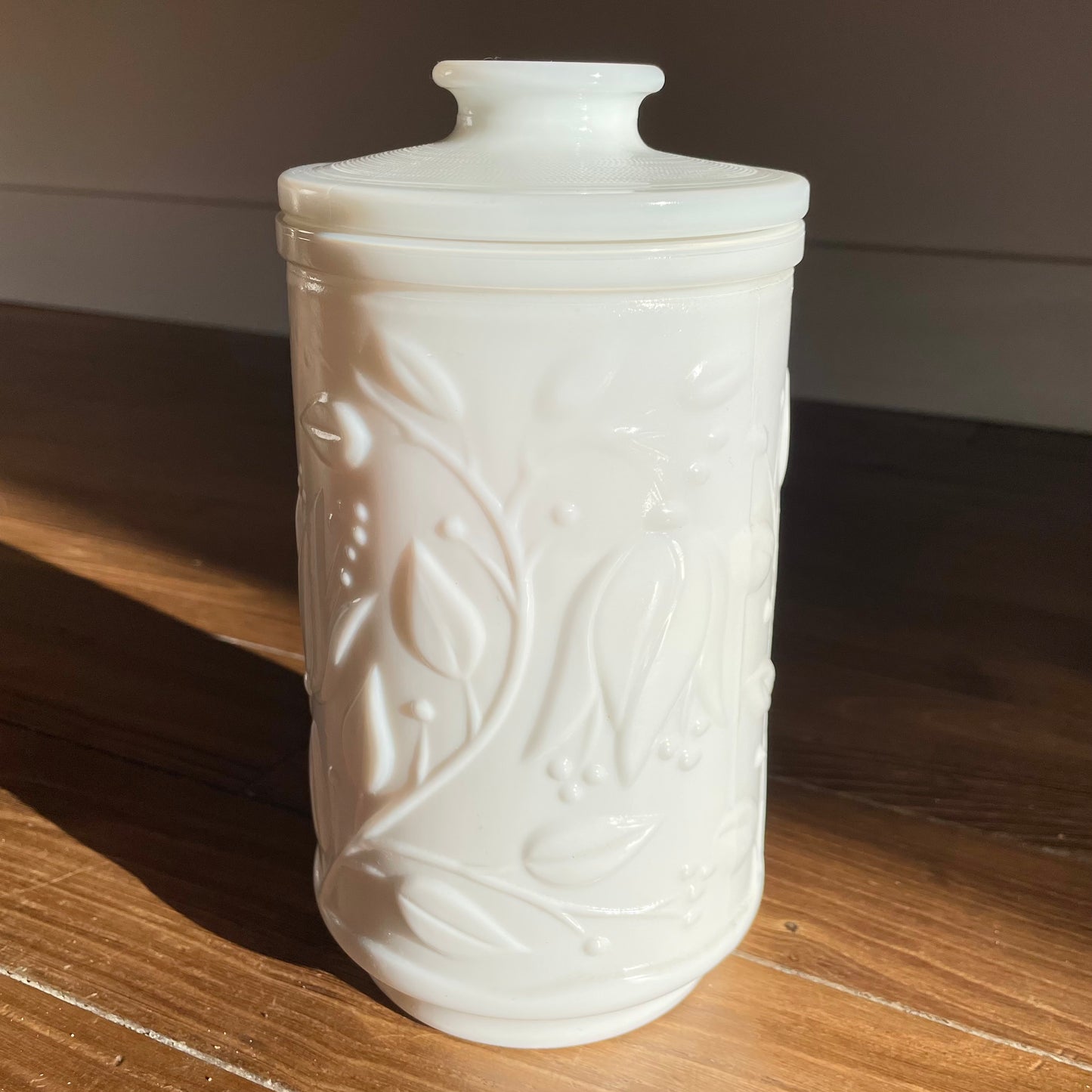 Bocal en opaline blanche