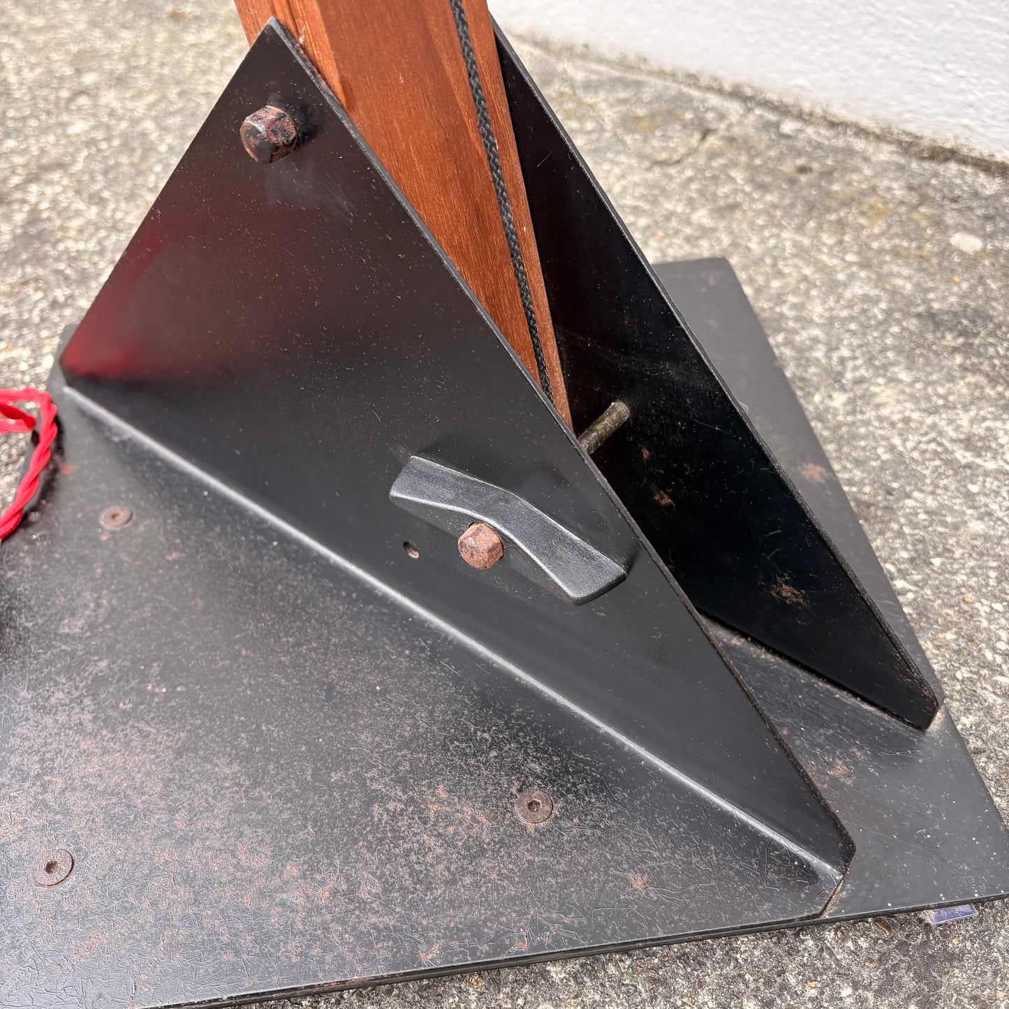 Lampadaire arc en teck