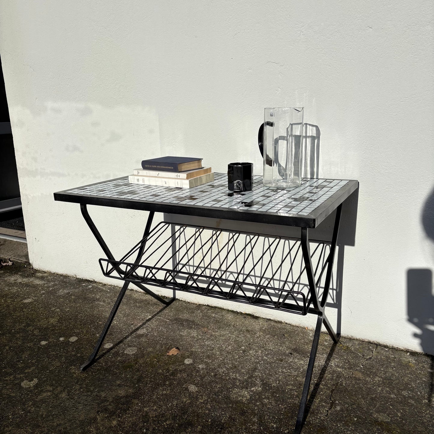 Table d’appoint en métal et mosaïque