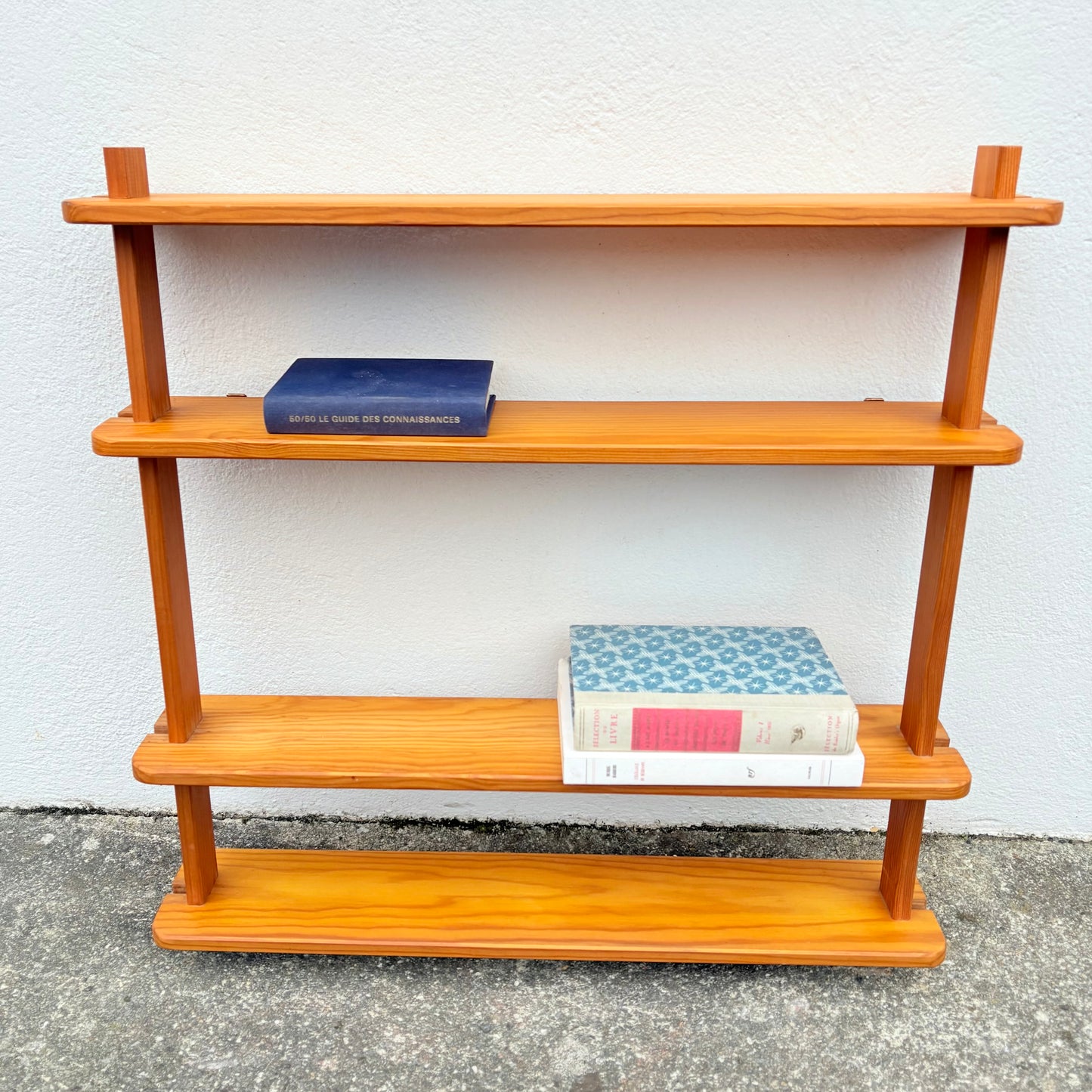 Grande étagère murale en pin