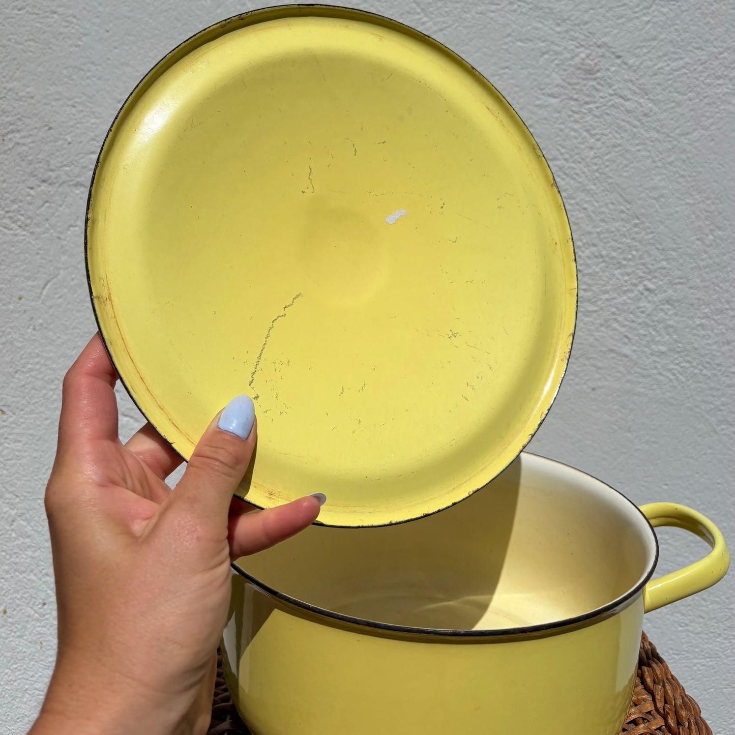 Cocotte en fonte émaillée jaune