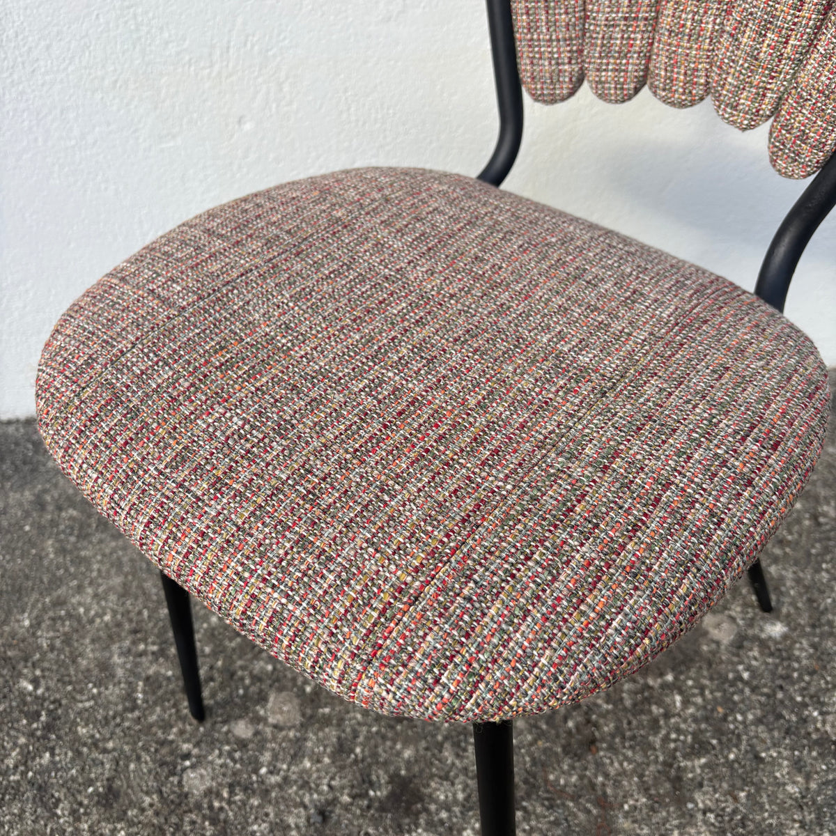 Chaise pétale retapissée