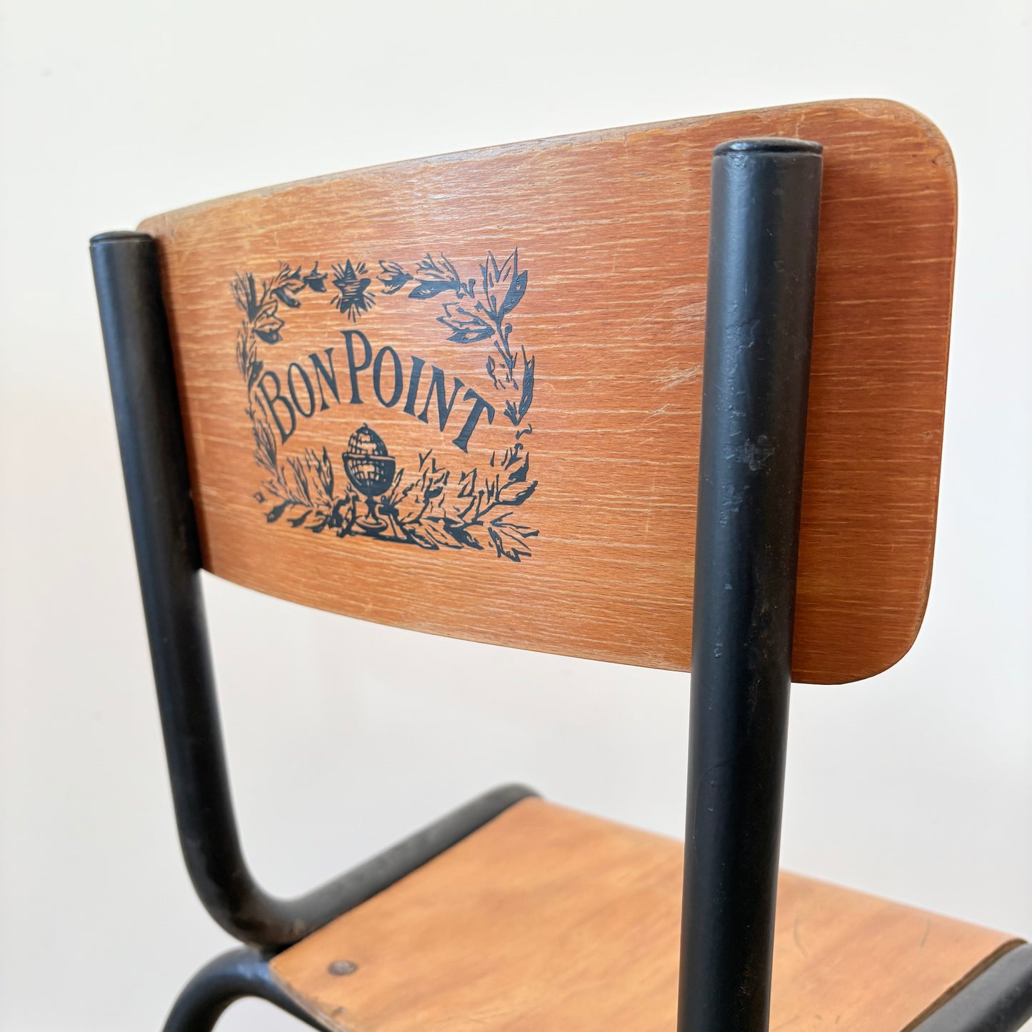 Chaise de maternelle taille moyenne