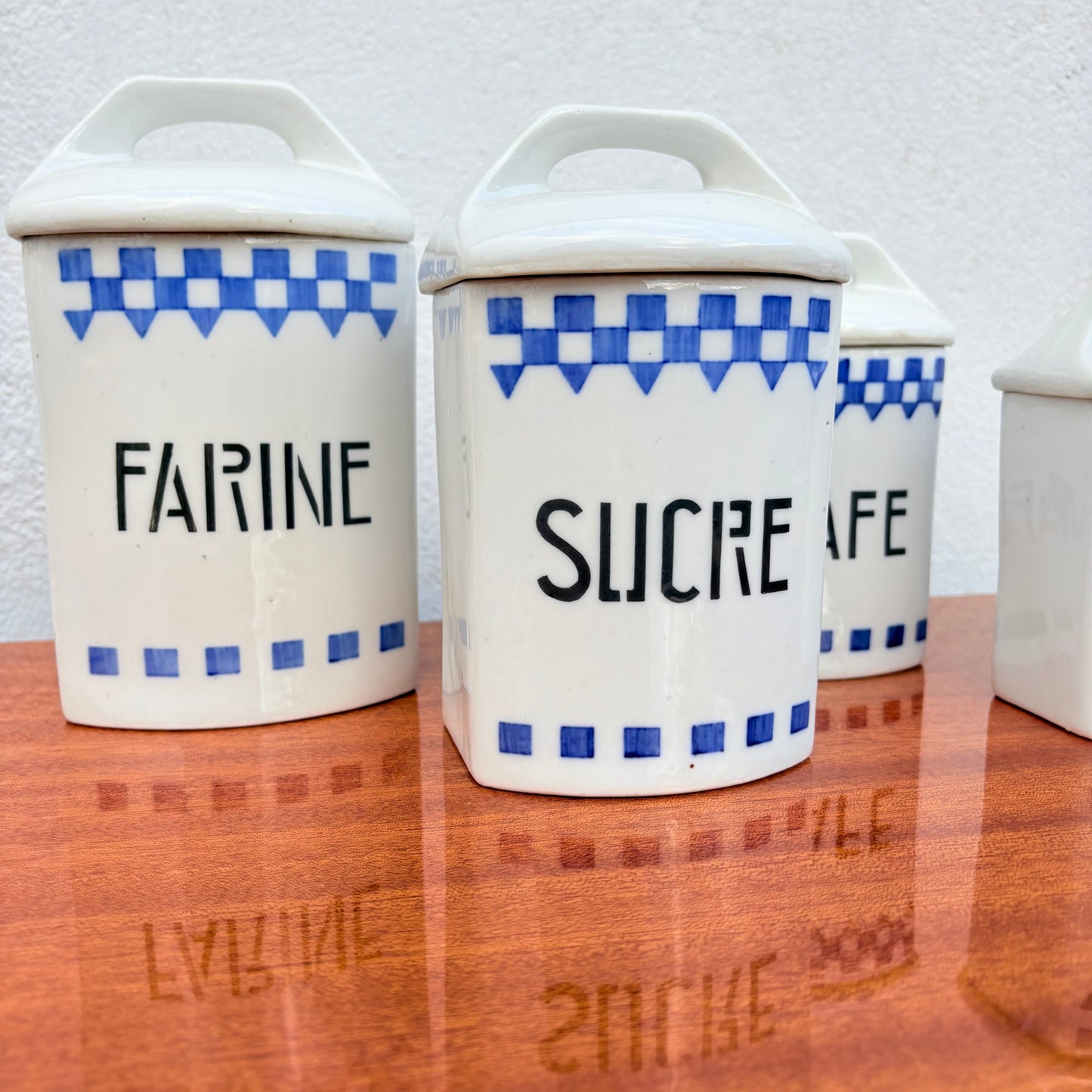 Série de pots en céramique