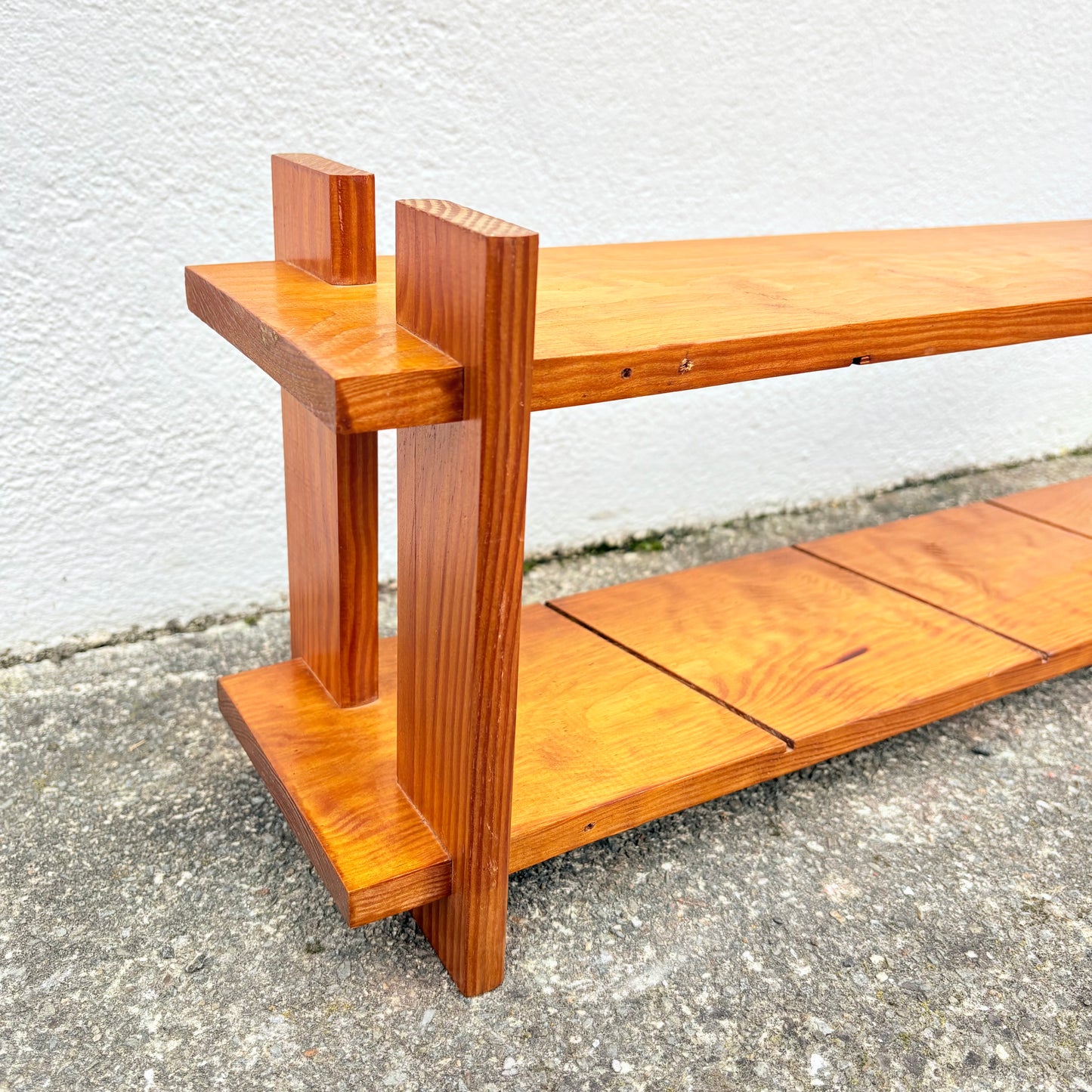 Petite étagère en pin