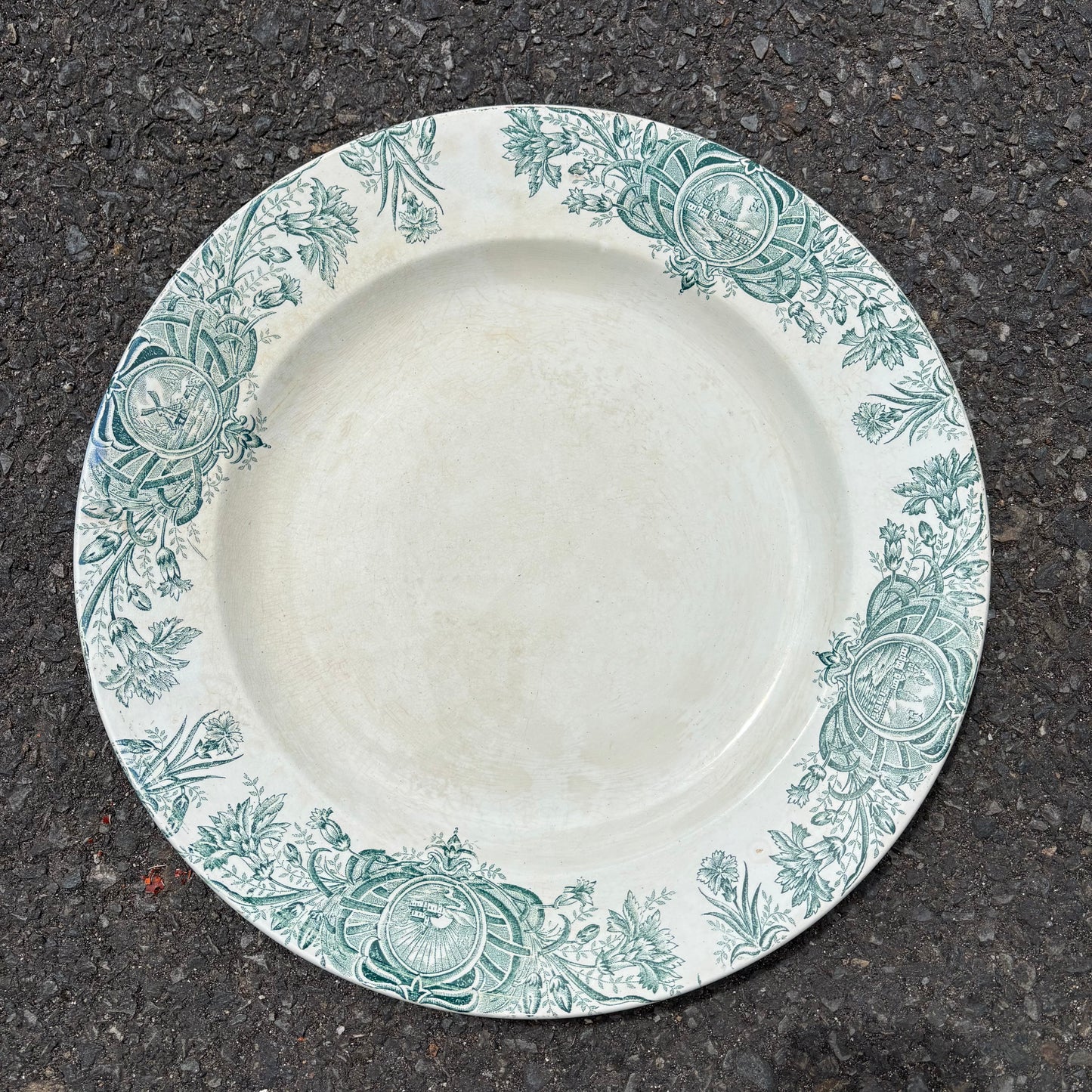 Grand plat Saint Amand