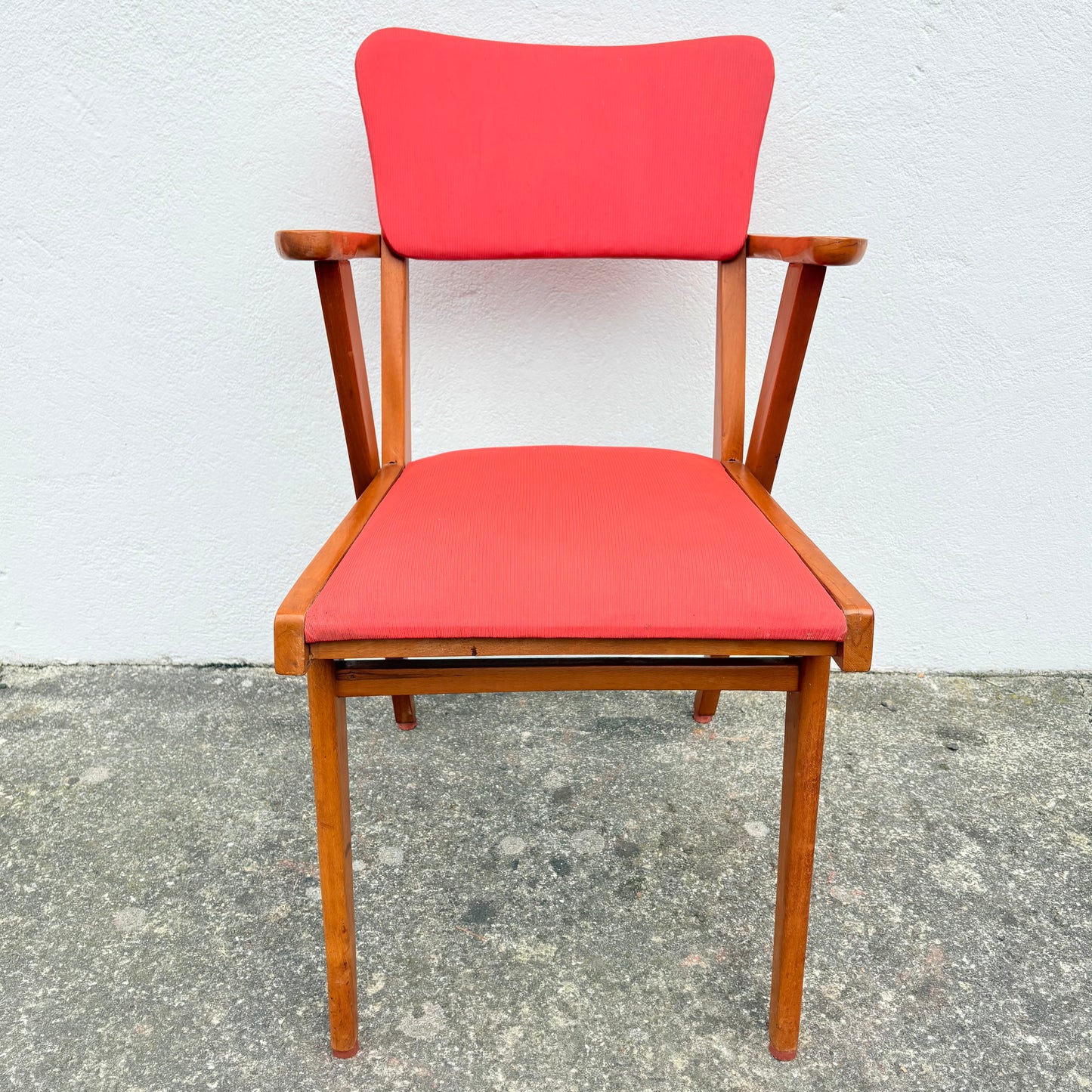 Fauteuil en bois rouge