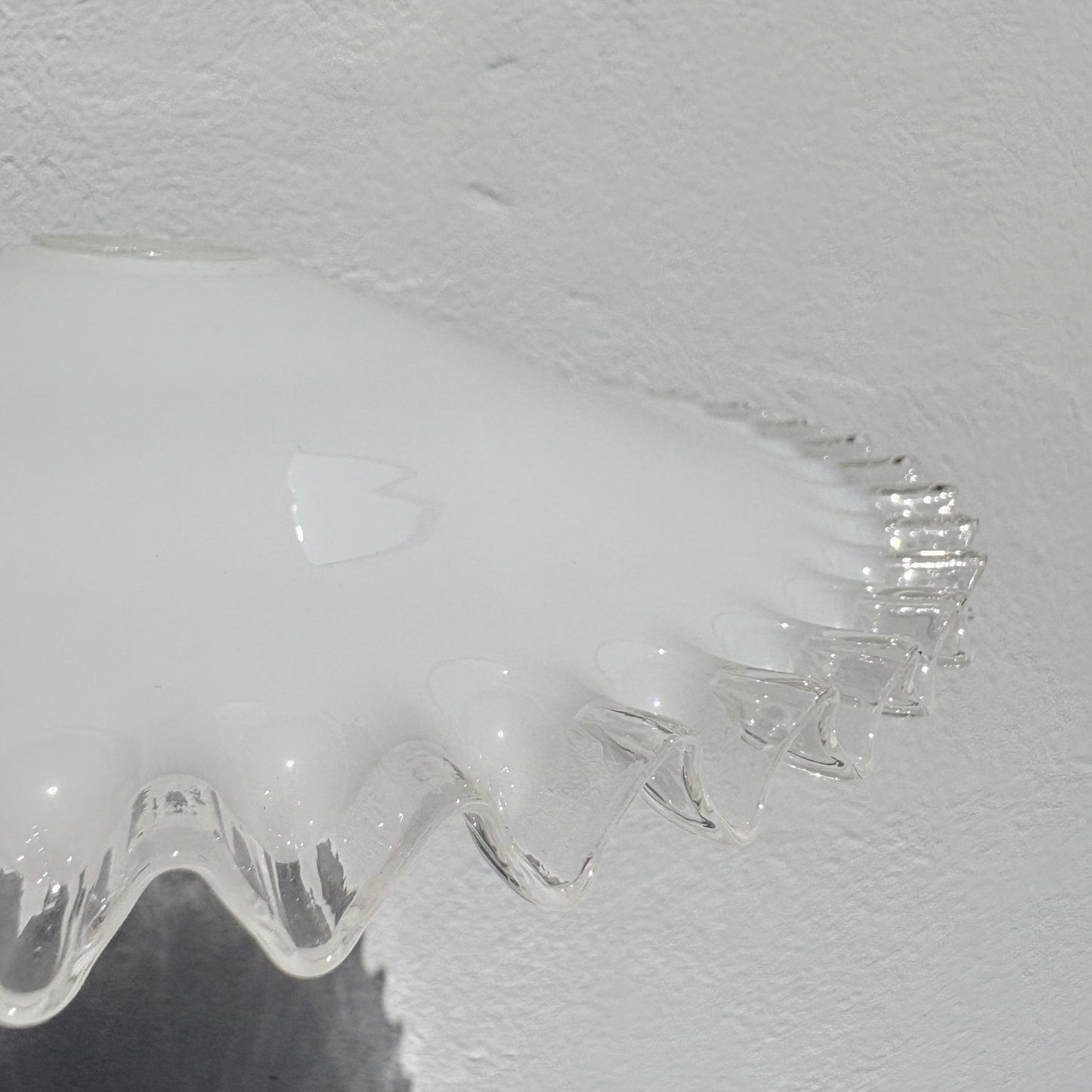Opaline dentelée