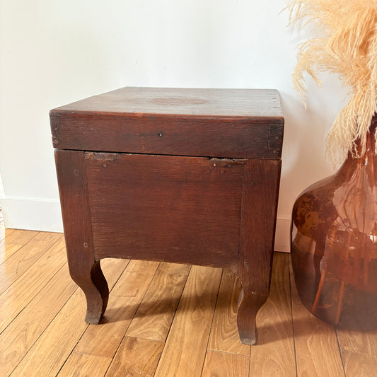 Tabouret coffre ancien