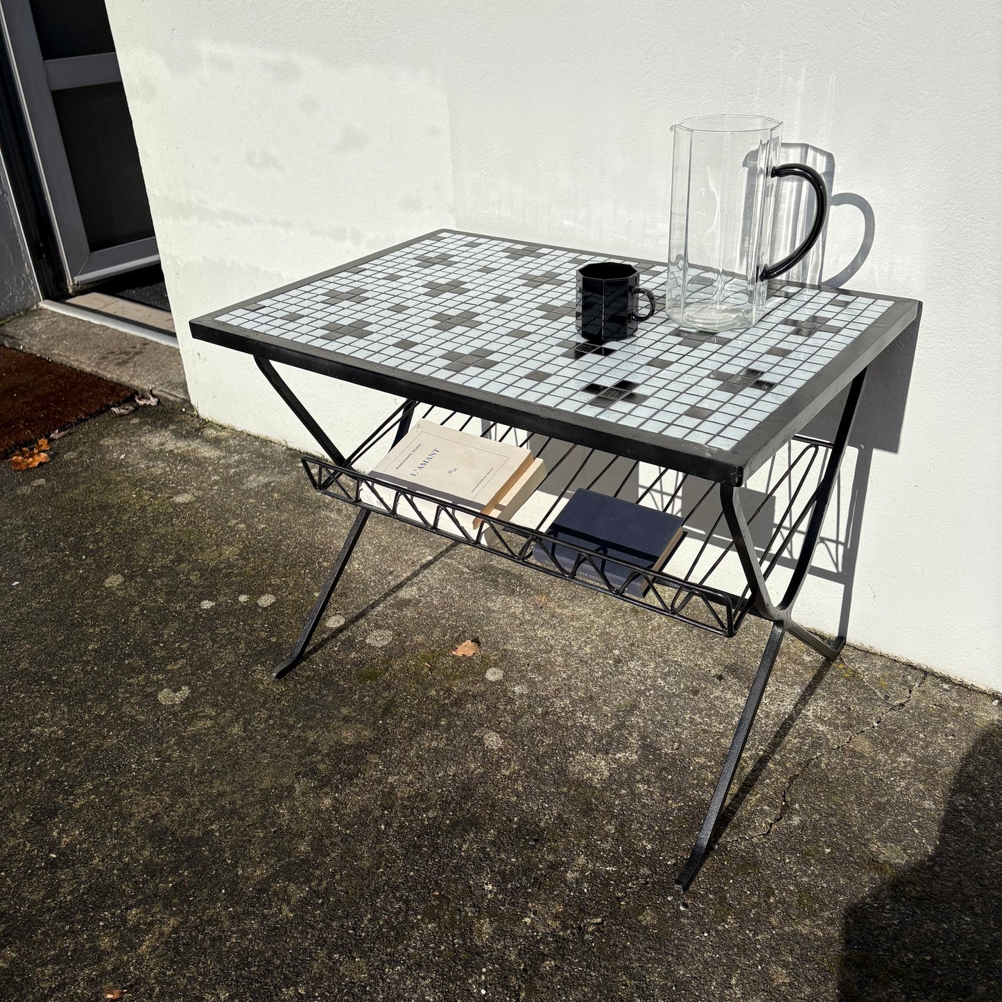 Table d’appoint en métal et mosaïque