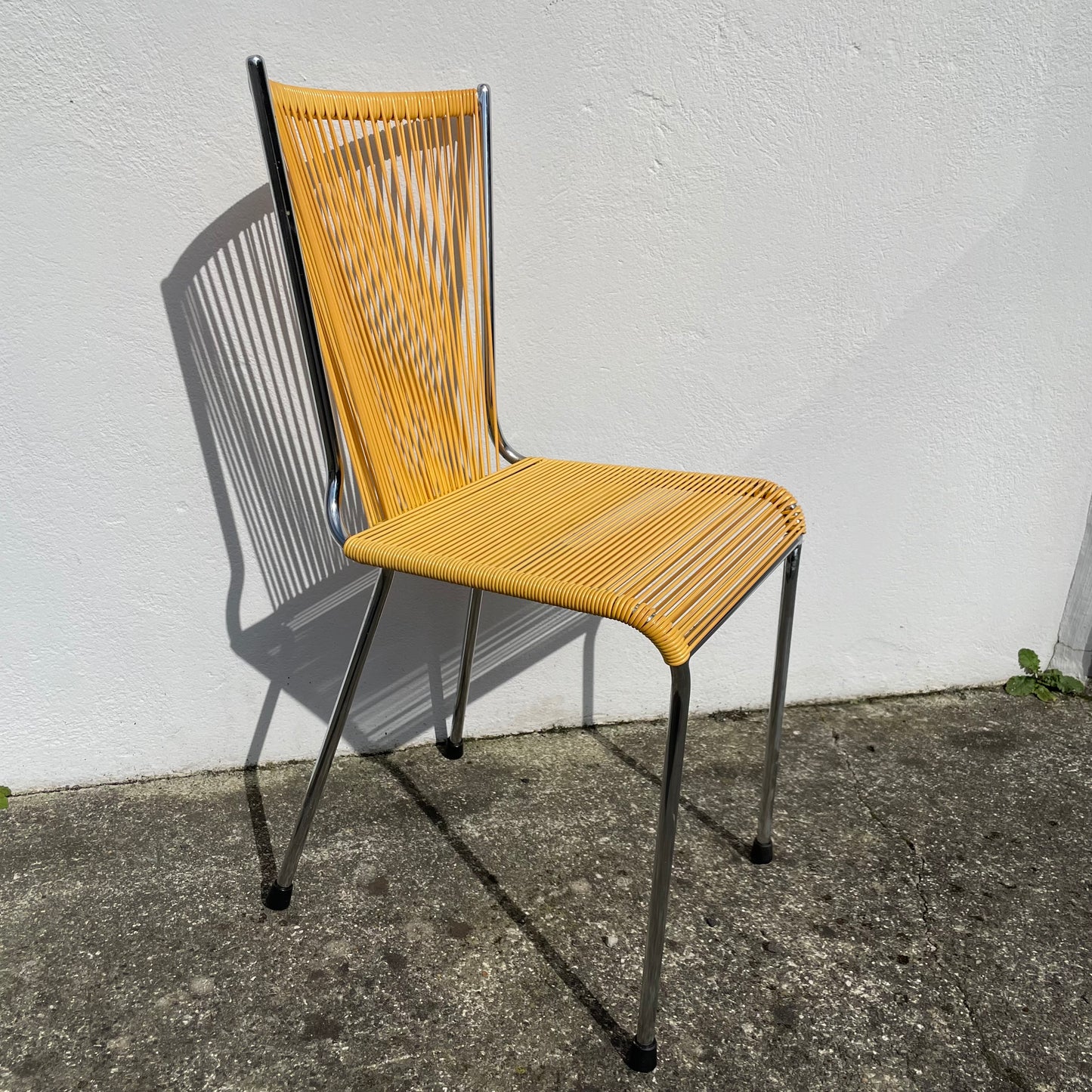 Chaise scoubidou jaune