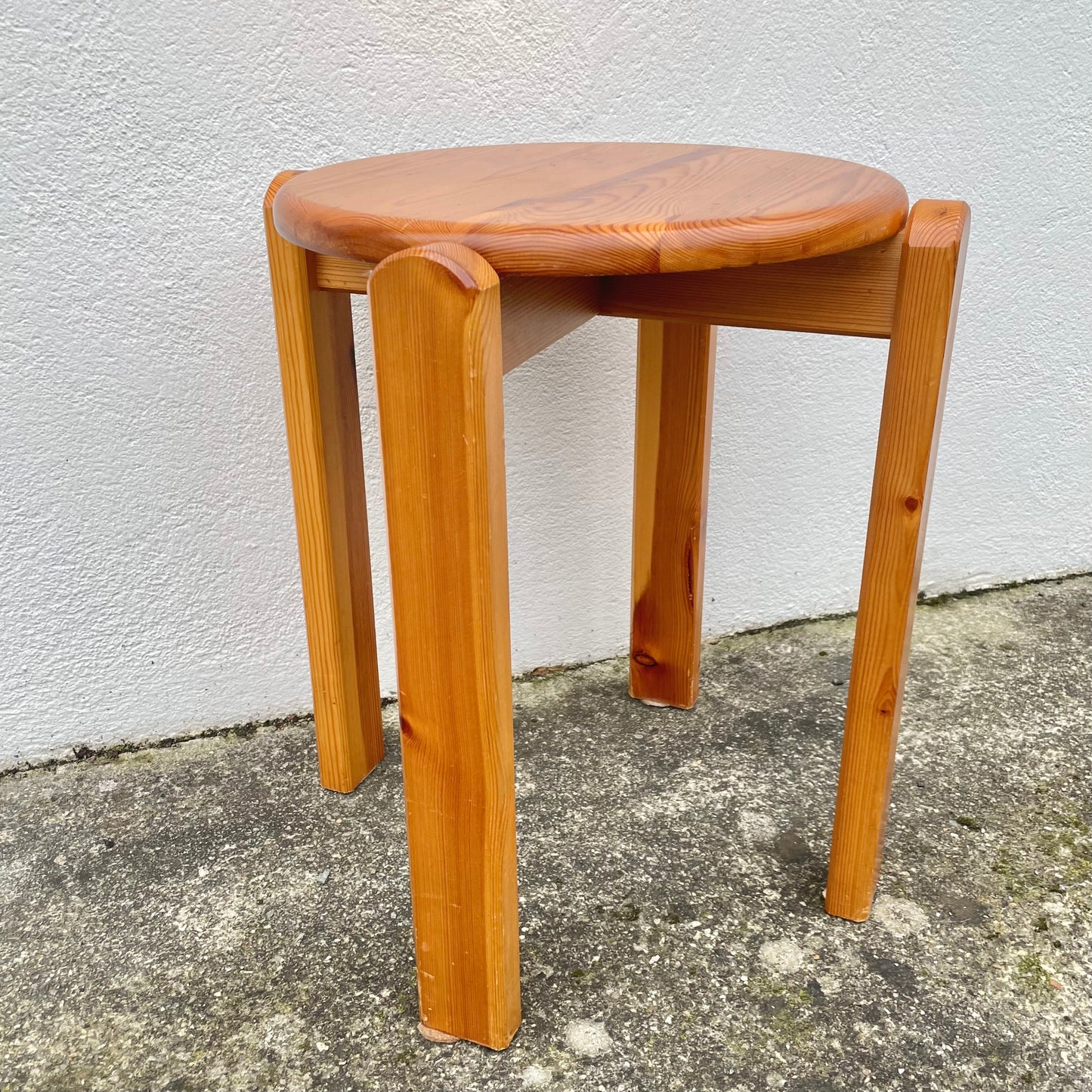 Tabouret en pin