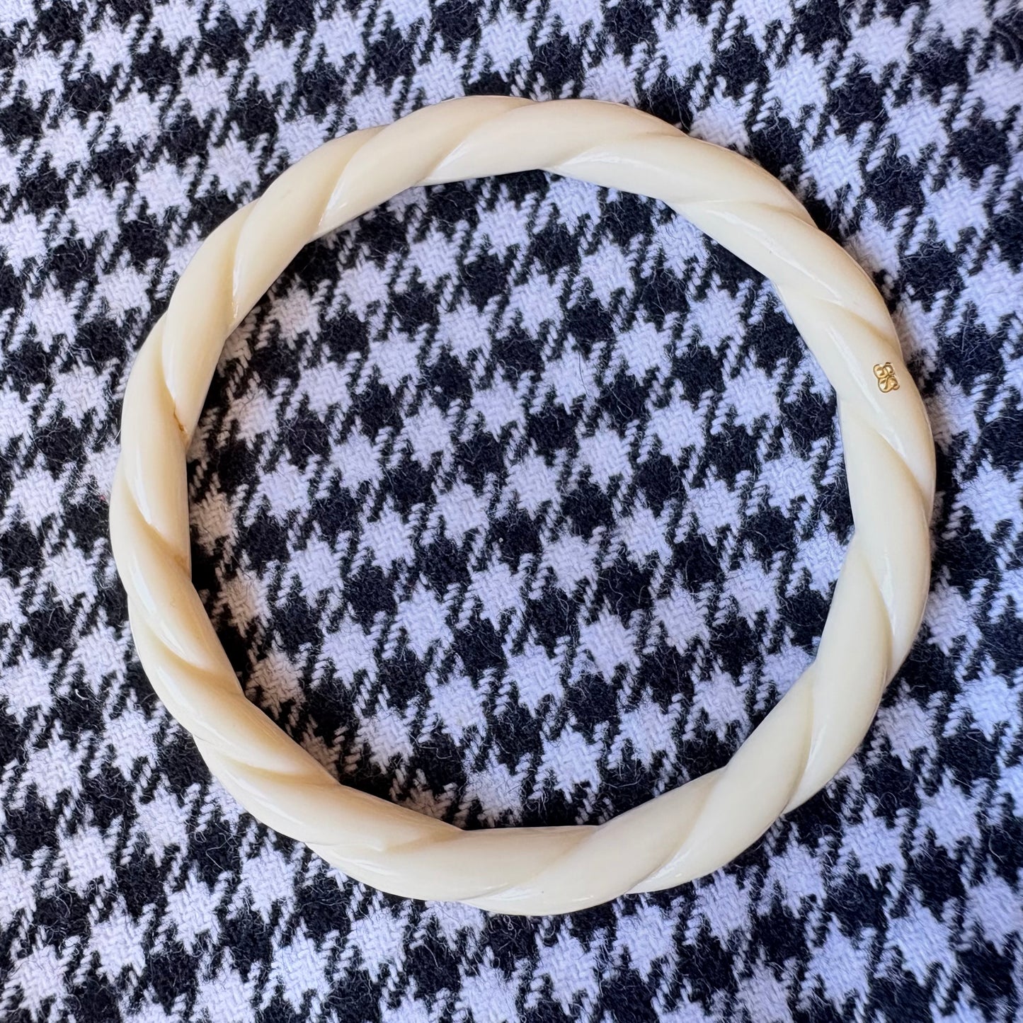 Bracelet jonc torsadé écru