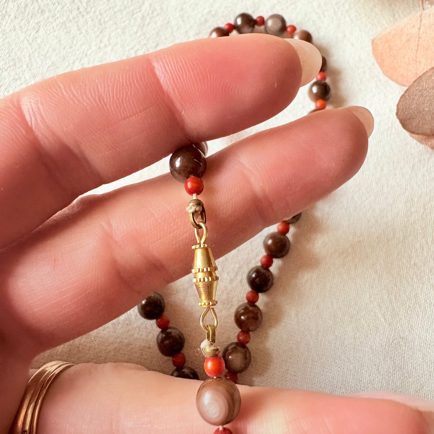 Sautoir en perles naturelles