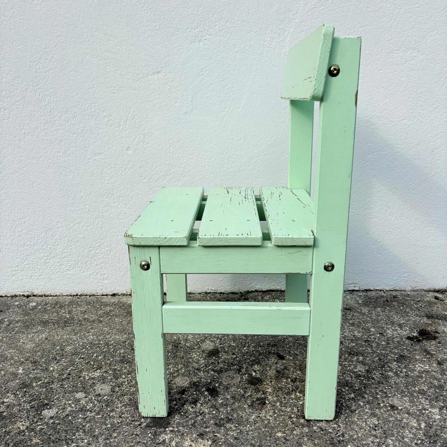 Chaise enfant vert d’eau