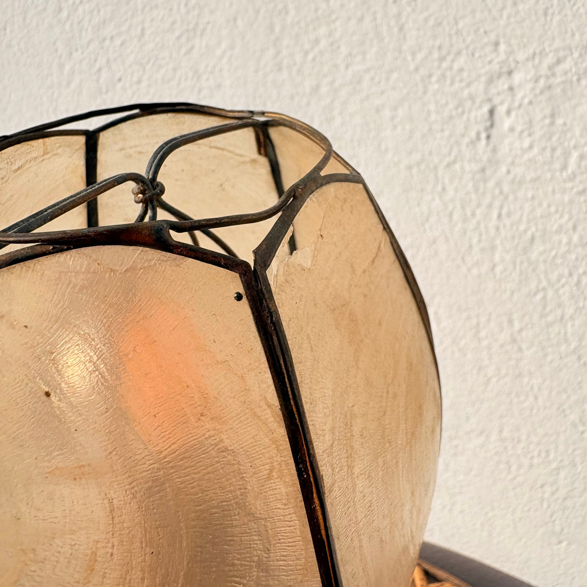 Petite lampe bois et nacre