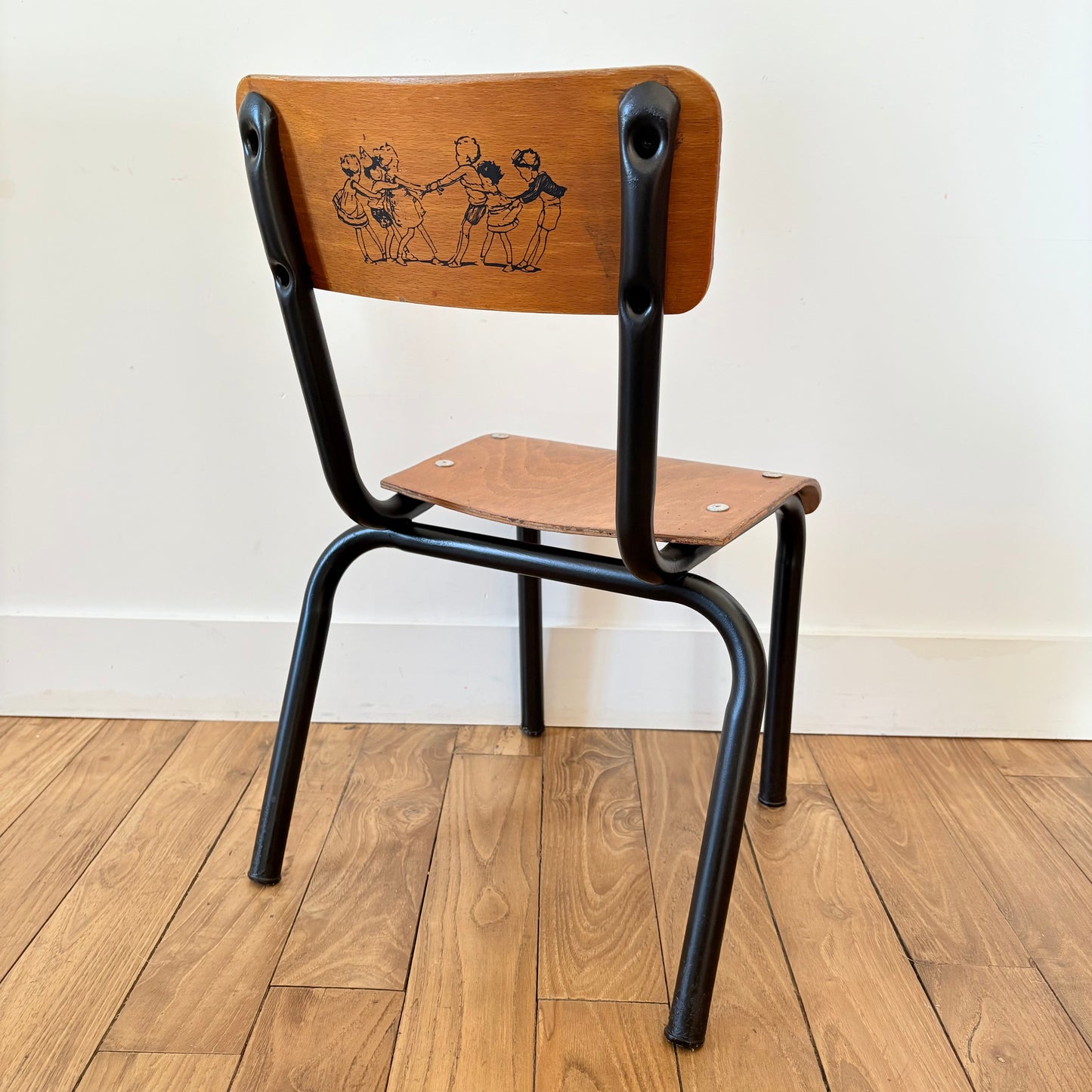 Chaise de maternelle petite taille