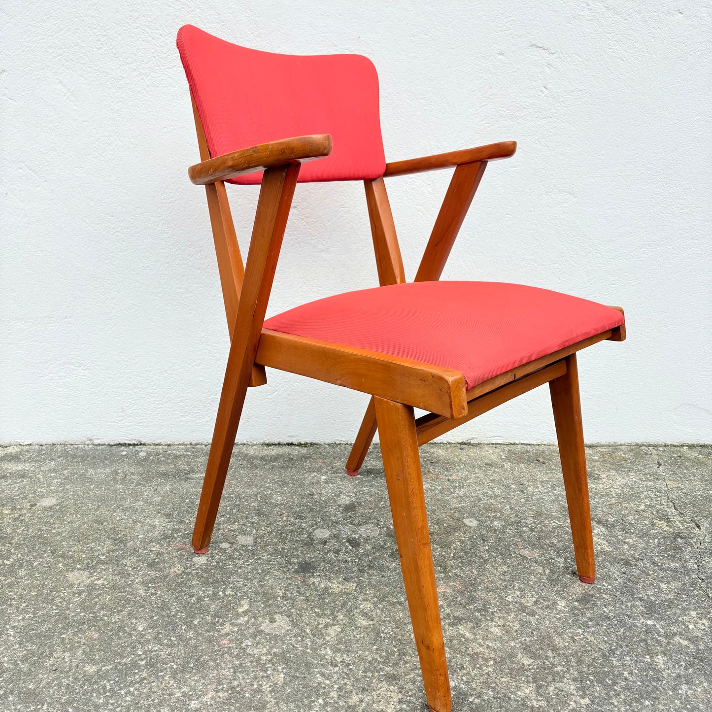 Fauteuil en bois rouge