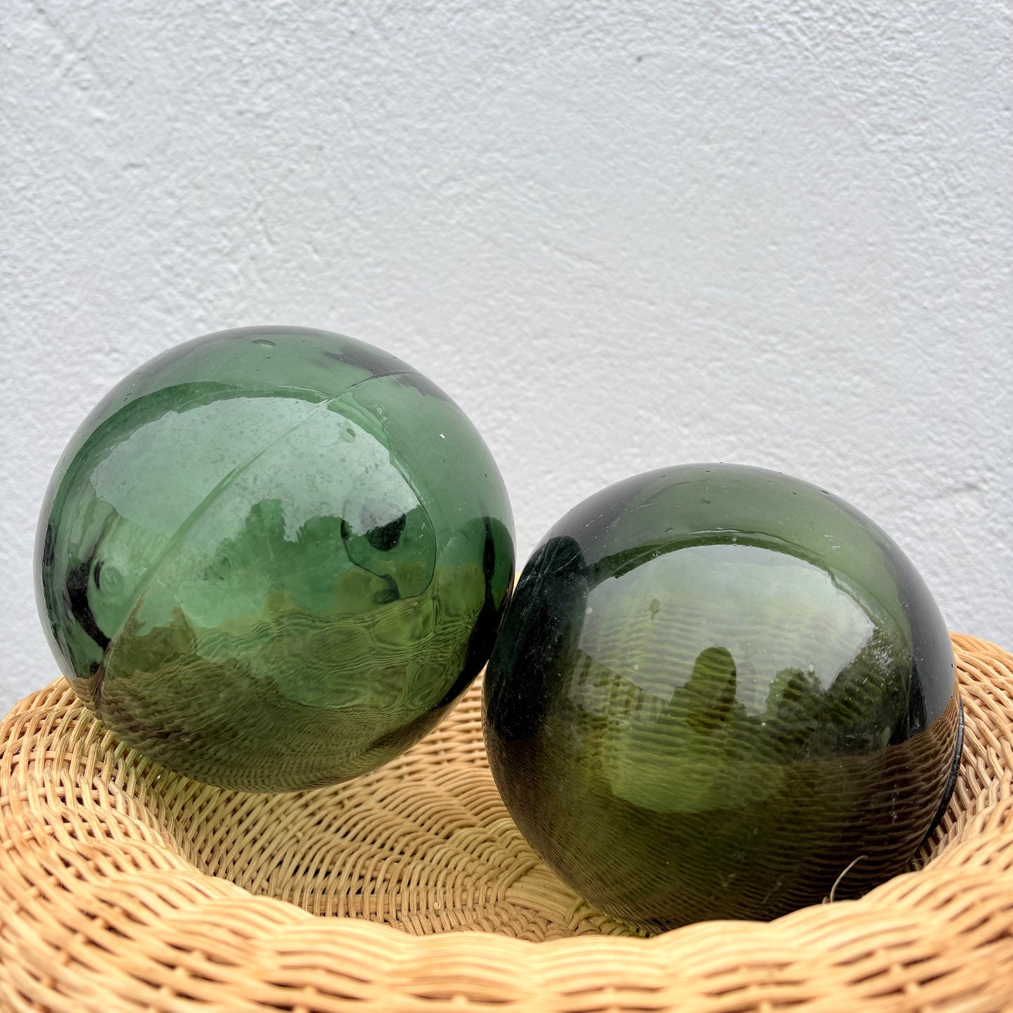 Lot de deux flotteurs en verre