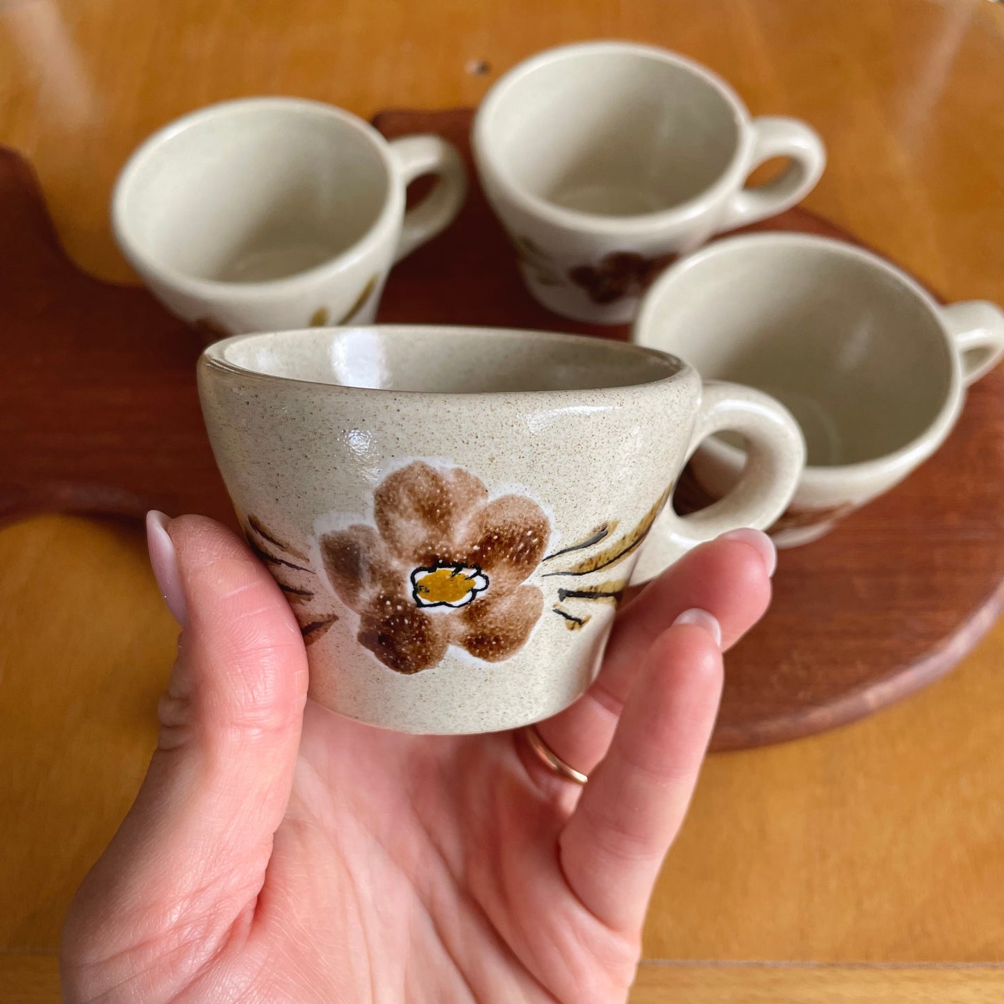 Tasses à expresso en grès fleuri