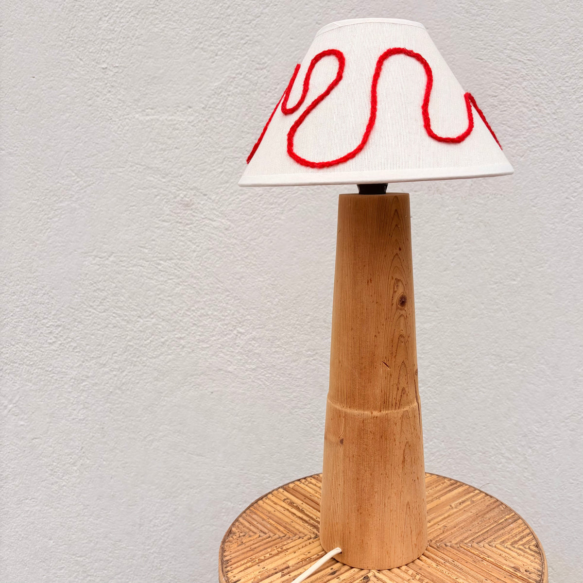 Lampe en bois tourné