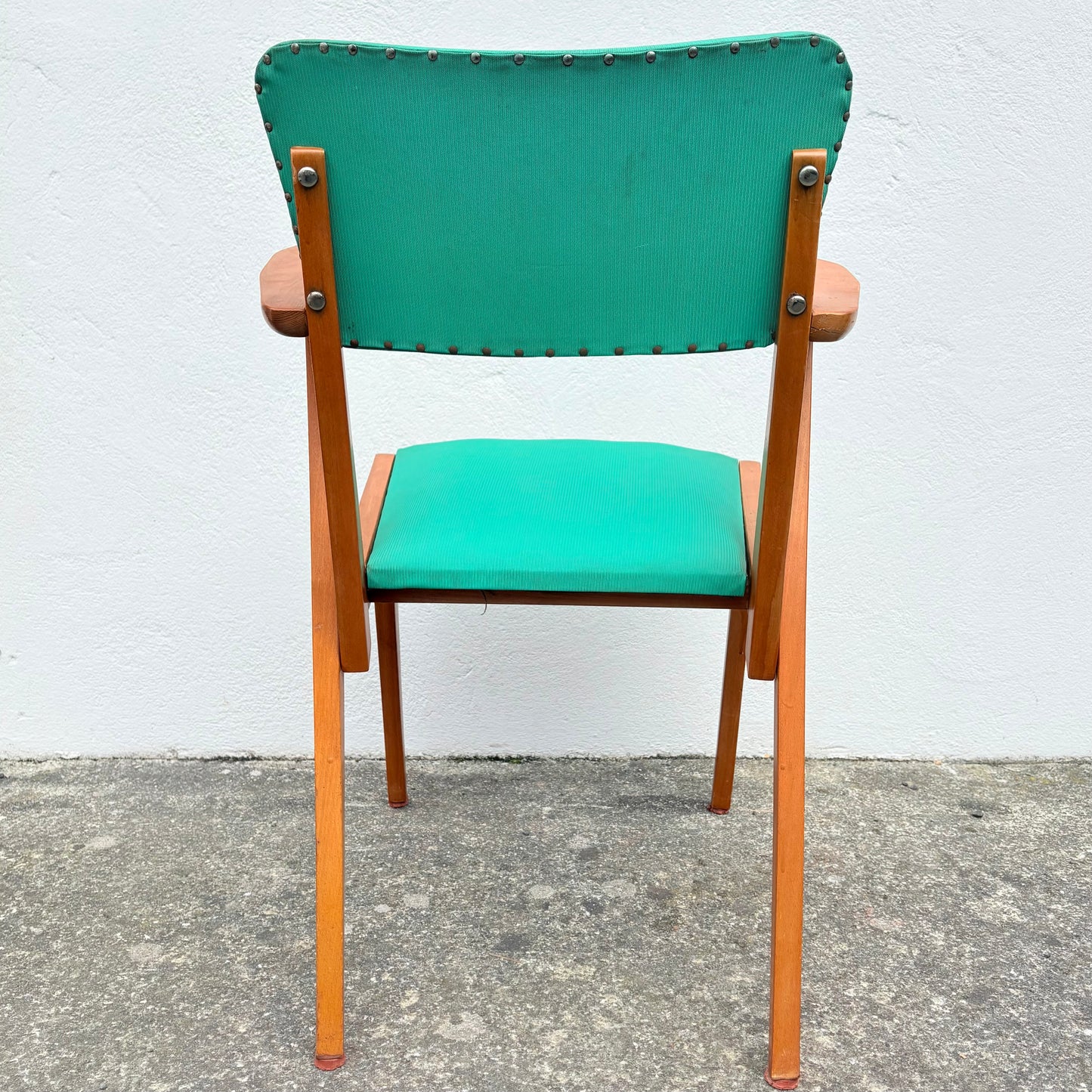 Fauteuil en bois vert