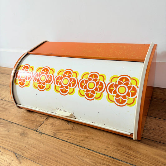 Boîte à pain orange