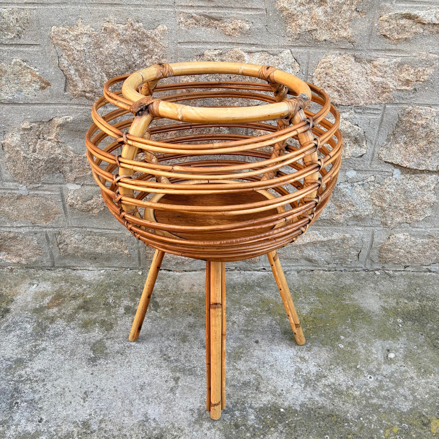 Porte plante en rotin