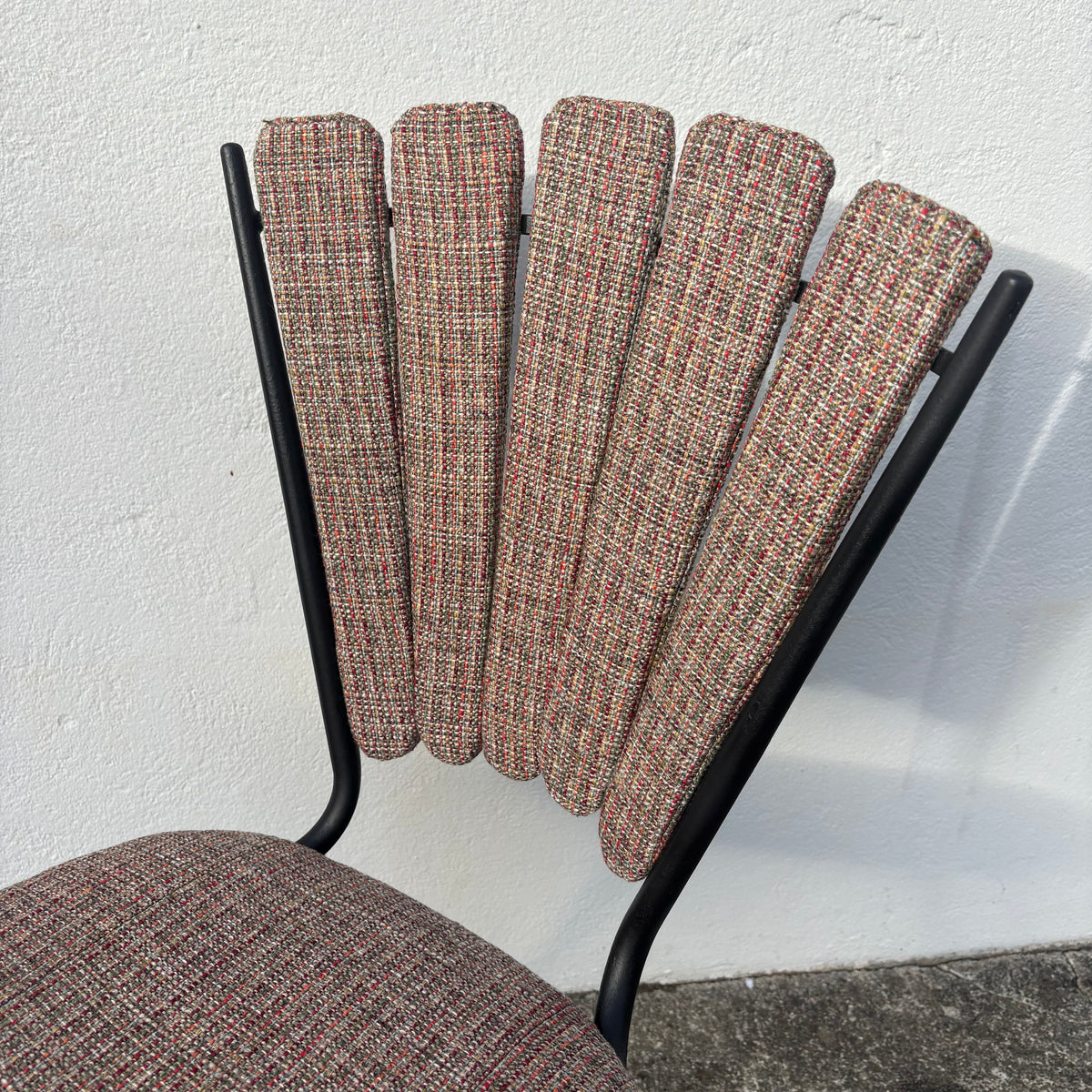 Chaise pétale retapissée