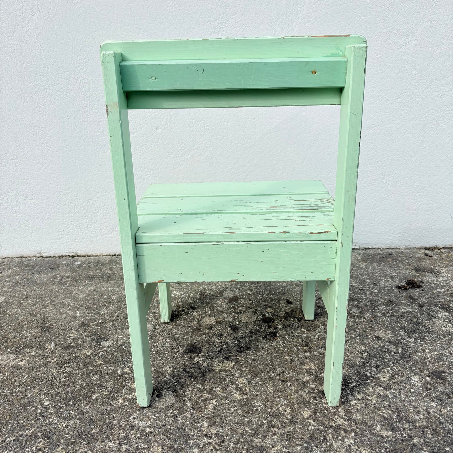 Chaise enfant vert d’eau
